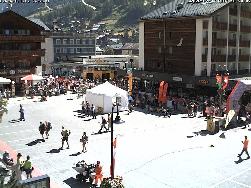 Archiv Foto Webcam Zermatt Bahnhofplatz