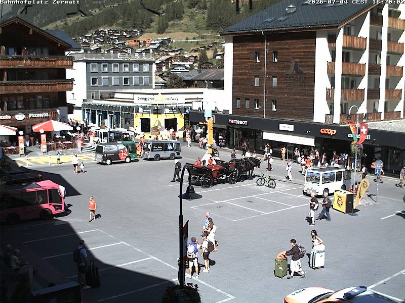 Archiv Foto Webcam Zermatt Bahnhofplatz