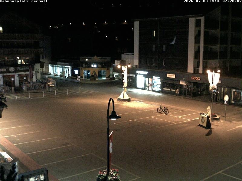 Archiv Foto Webcam Zermatt Bahnhofplatz