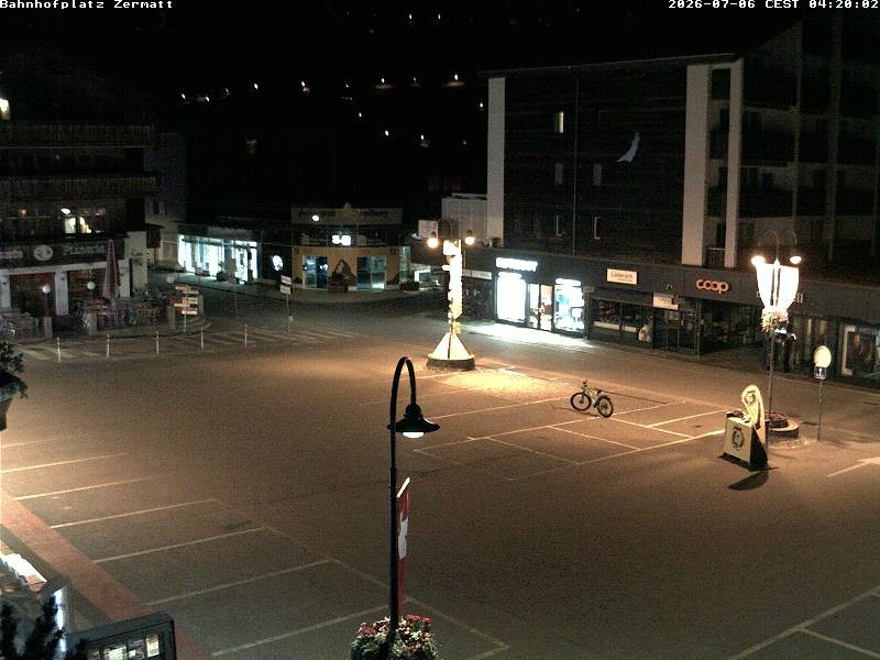 Archiv Foto Webcam Zermatt Bahnhofplatz
