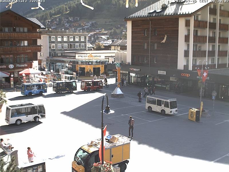 Archiv Foto Webcam Zermatt Bahnhofplatz