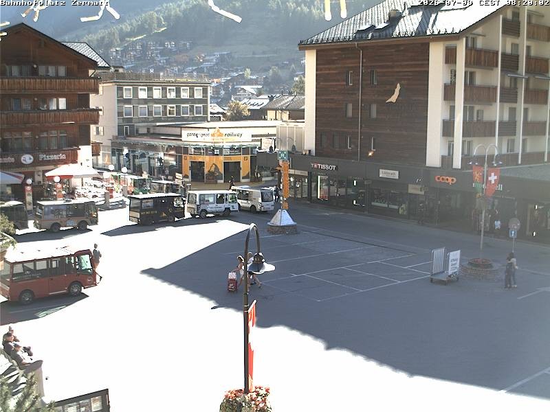 Archiv Foto Webcam Zermatt Bahnhofplatz