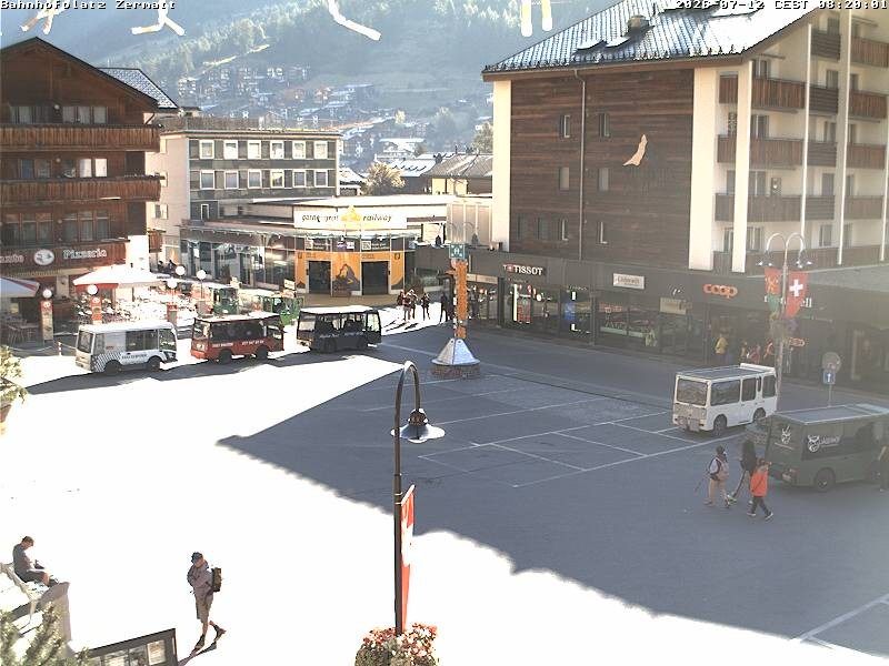 Archiv Foto Webcam Zermatt Bahnhofplatz
