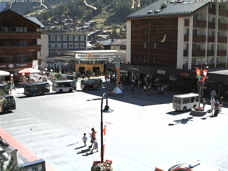 Archiv Foto Webcam Zermatt Bahnhofplatz