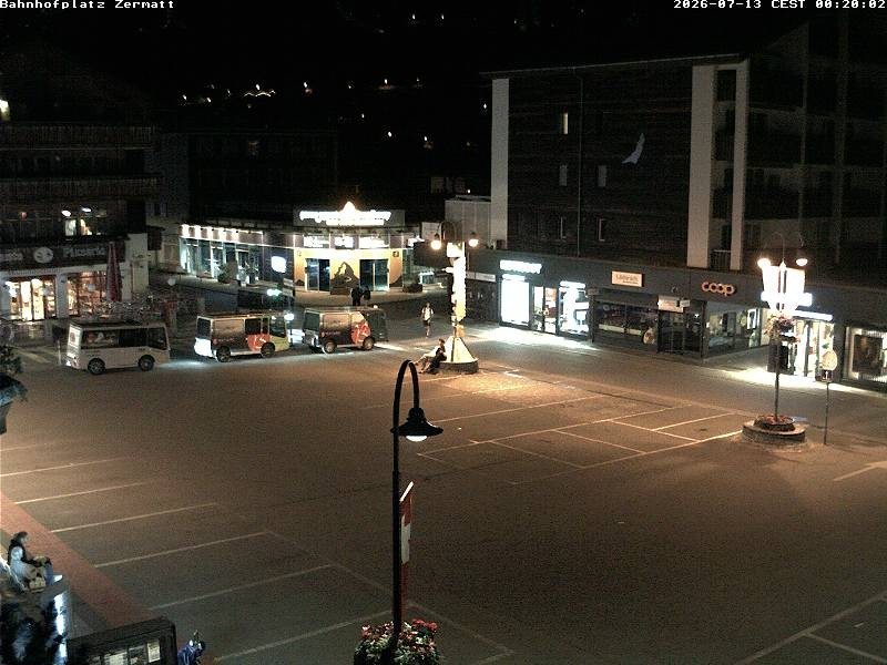 Archiv Foto Webcam Zermatt Bahnhofplatz