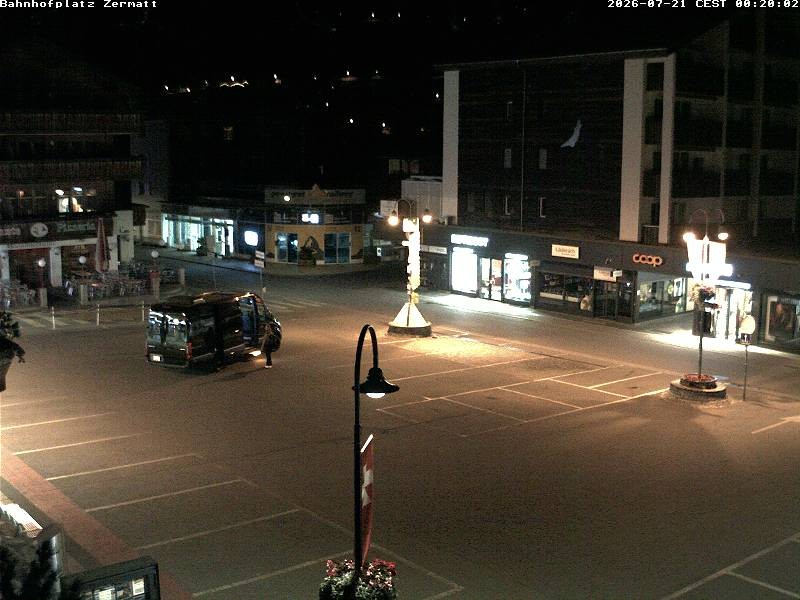 Archiv Foto Webcam Zermatt Bahnhofplatz