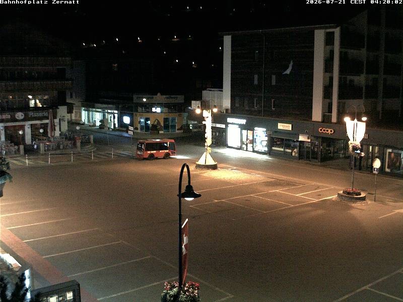 Archiv Foto Webcam Zermatt Bahnhofplatz