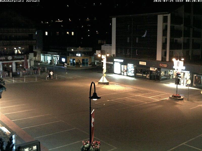 Archiv Foto Webcam Zermatt Bahnhofplatz
