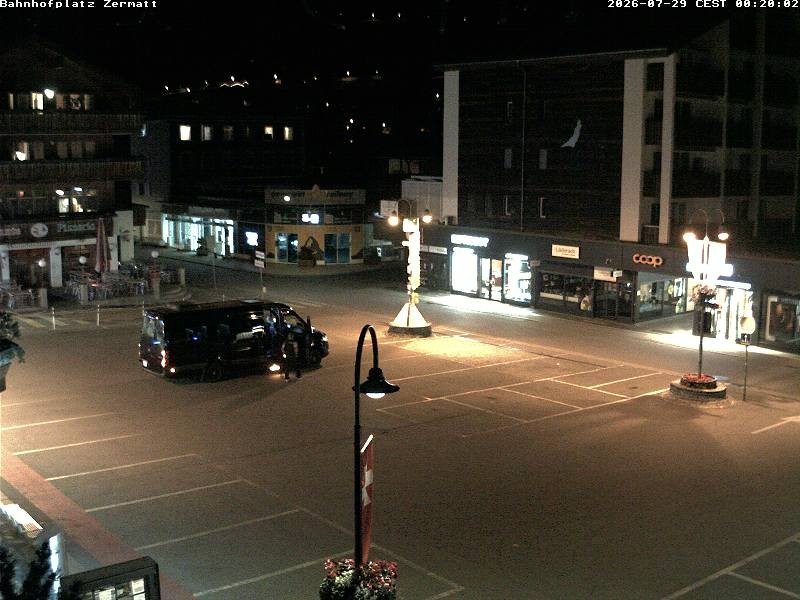 Archiv Foto Webcam Zermatt Bahnhofplatz