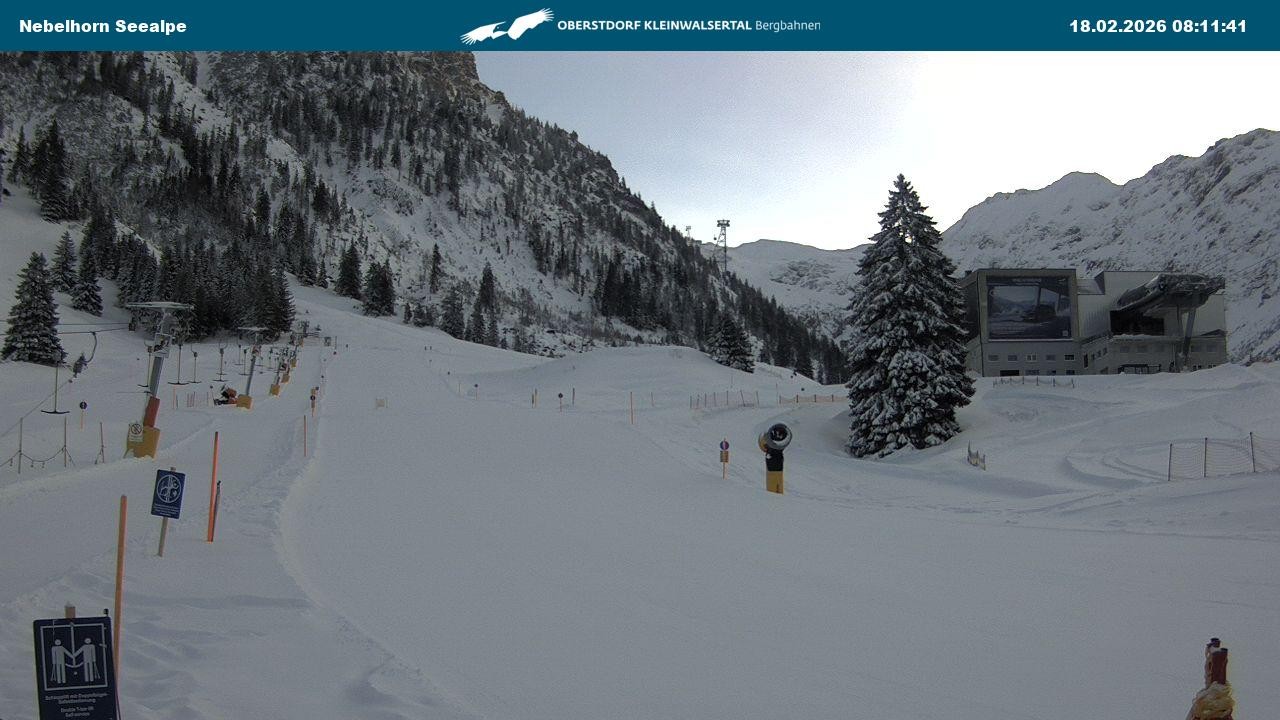 Archived image Webcam Cable car Nebelhorn station Seealpe