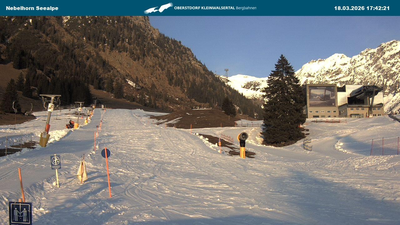 Archived image Webcam Cable car Nebelhorn station Seealpe