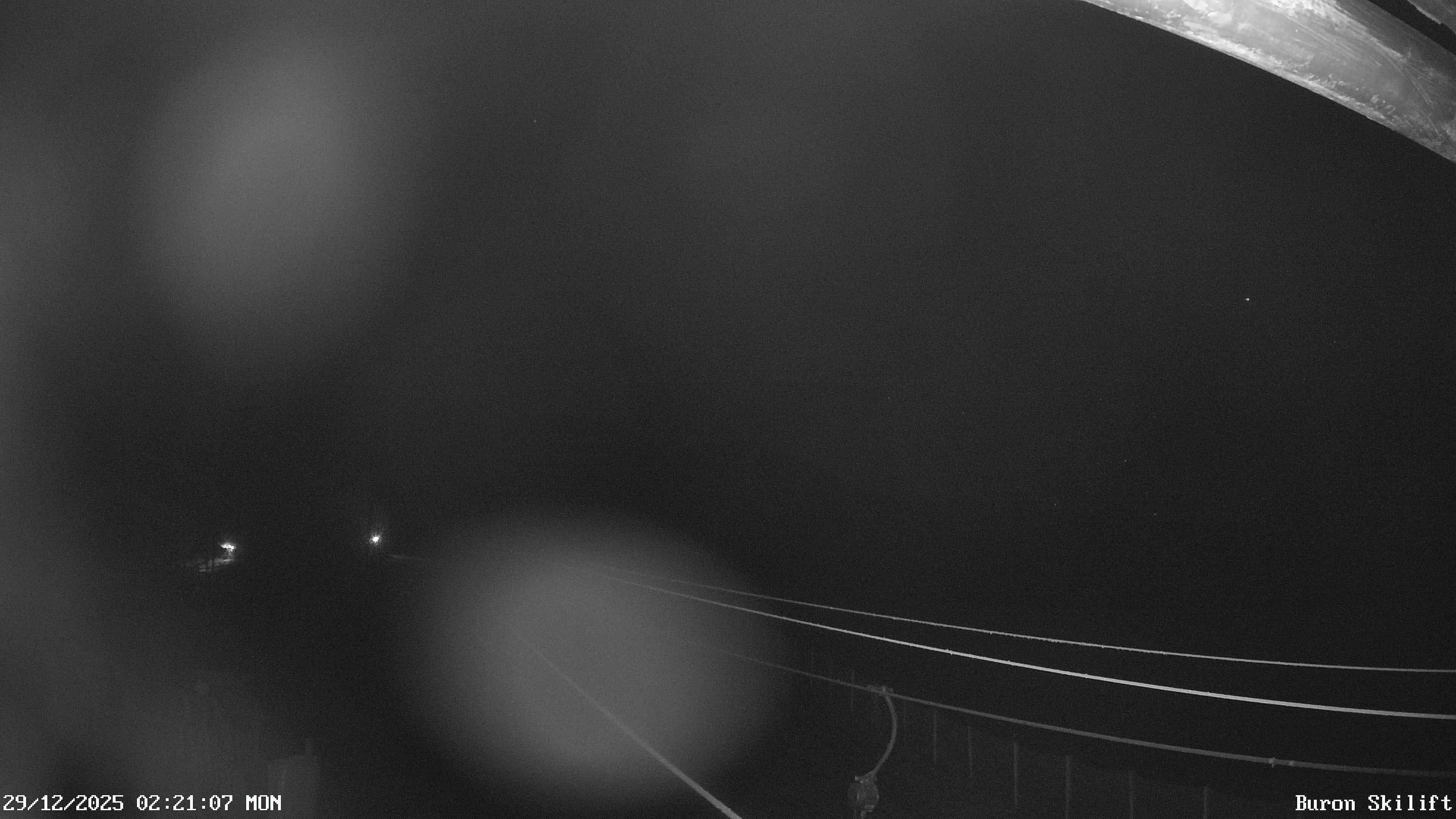 Archiv Foto Webcam Blick von der Talstation des Schlepplifts Buron auf den Lift und die Piste