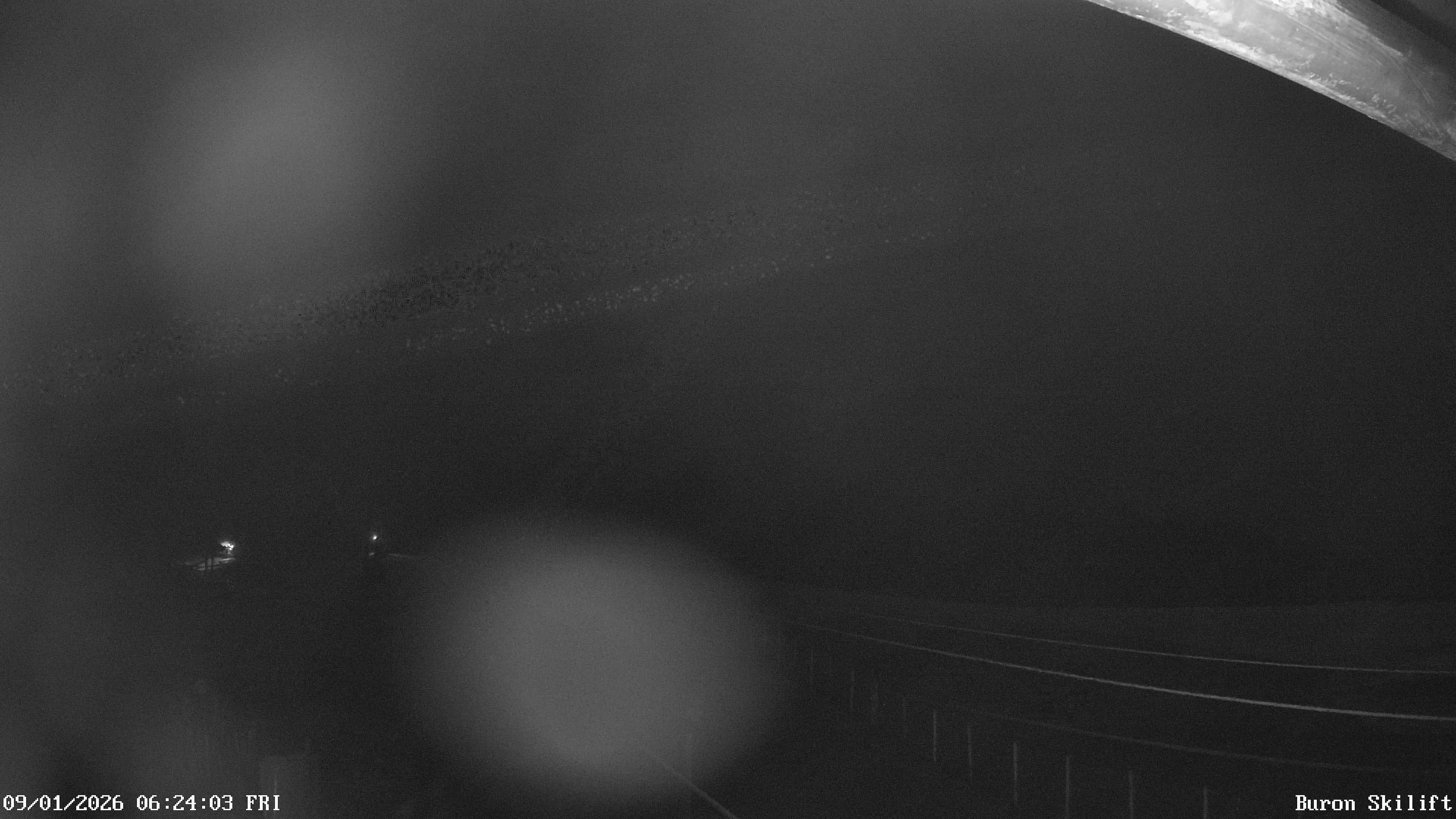 Archiv Foto Webcam Blick von der Talstation des Schlepplifts Buron auf den Lift und die Piste