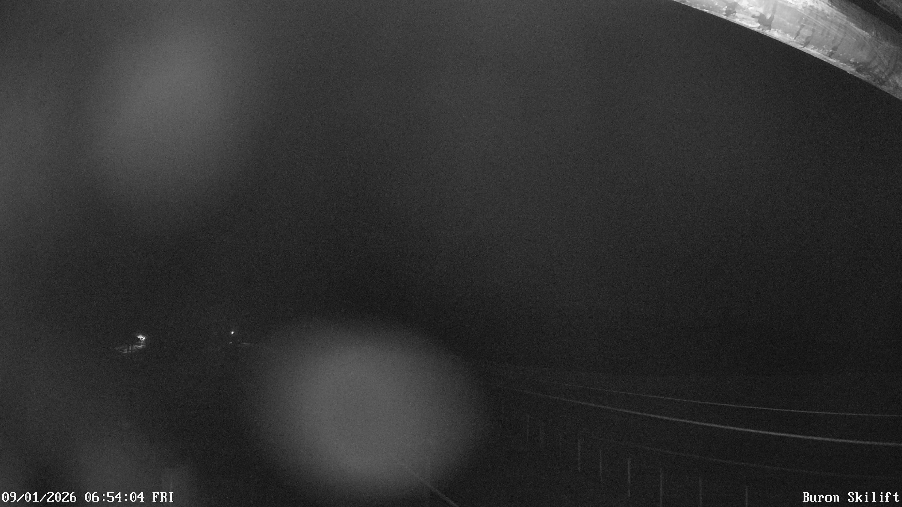 Archiv Foto Webcam Blick von der Talstation des Schlepplifts Buron auf den Lift und die Piste