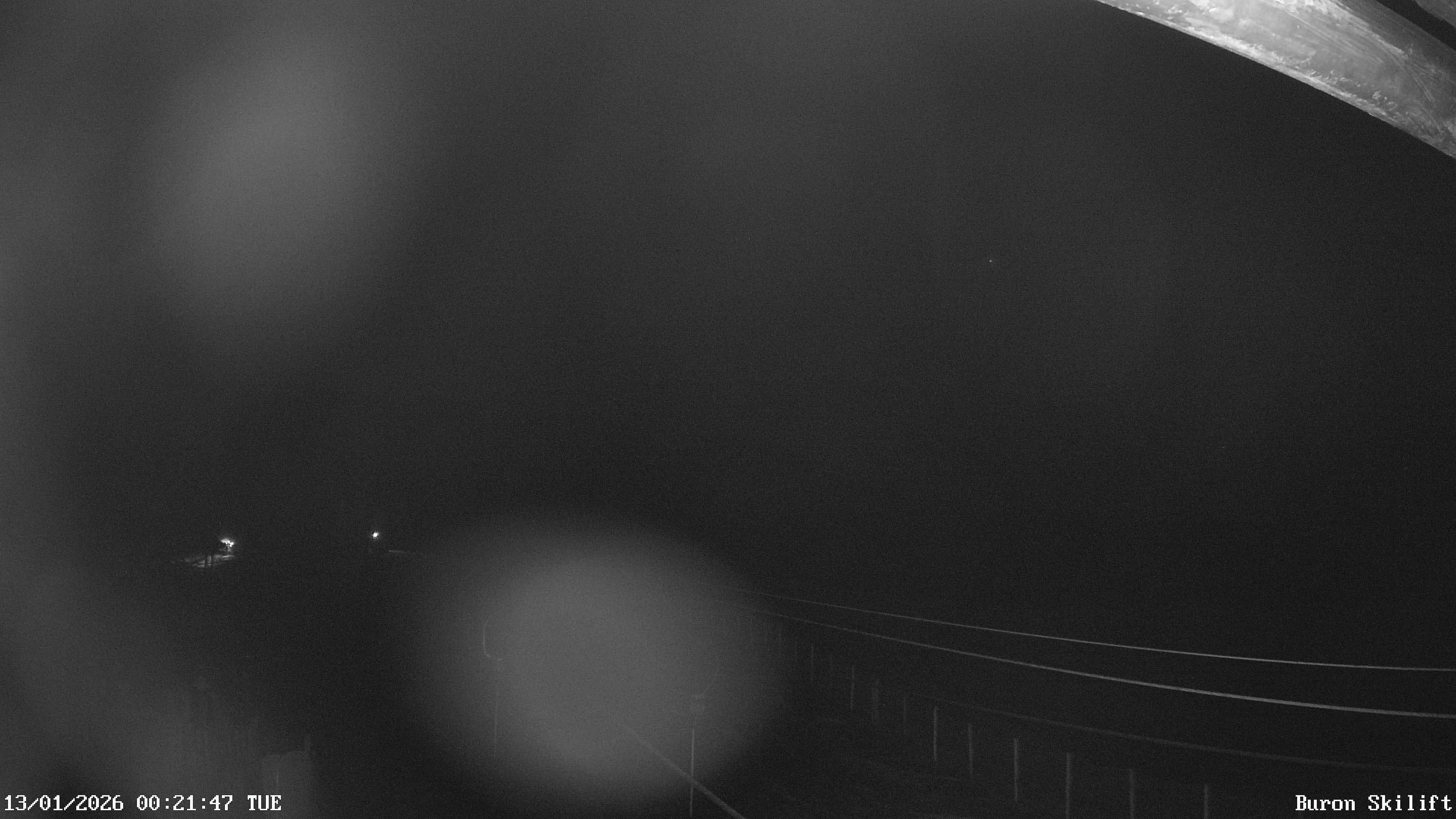 Archiv Foto Webcam Blick von der Talstation des Schlepplifts Buron auf den Lift und die Piste