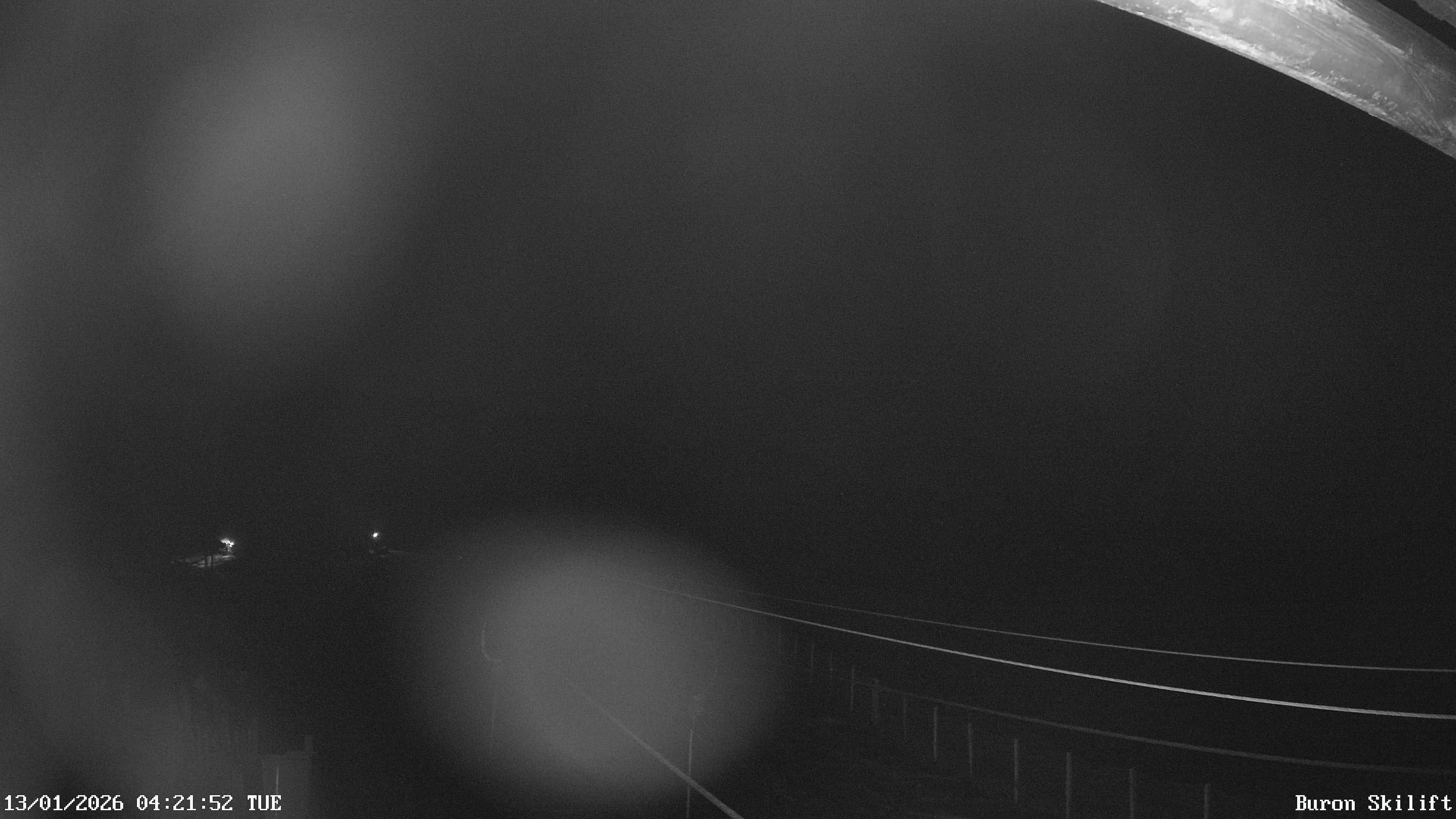 Archiv Foto Webcam Blick von der Talstation des Schlepplifts Buron auf den Lift und die Piste