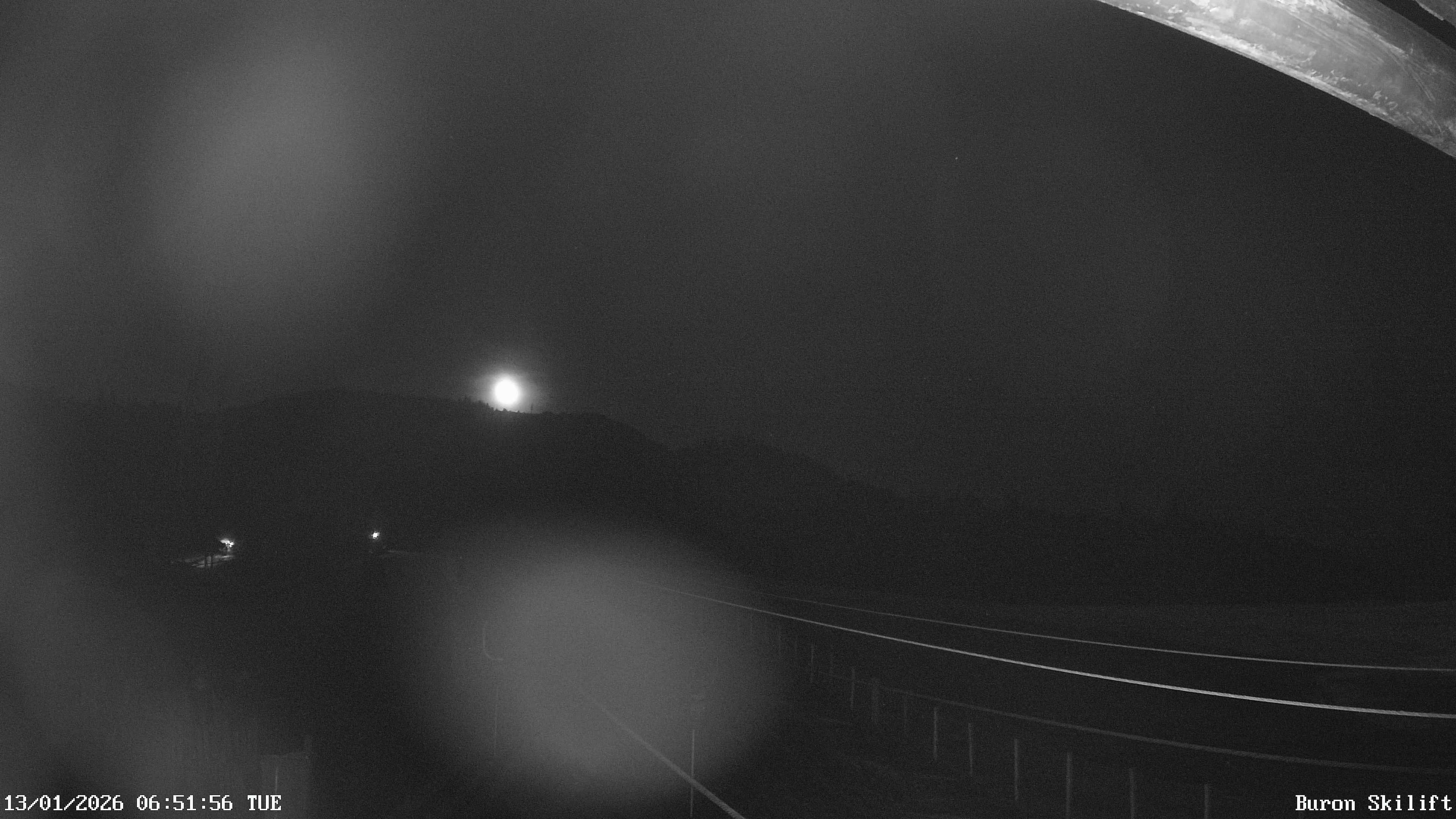 Archiv Foto Webcam Blick von der Talstation des Schlepplifts Buron auf den Lift und die Piste