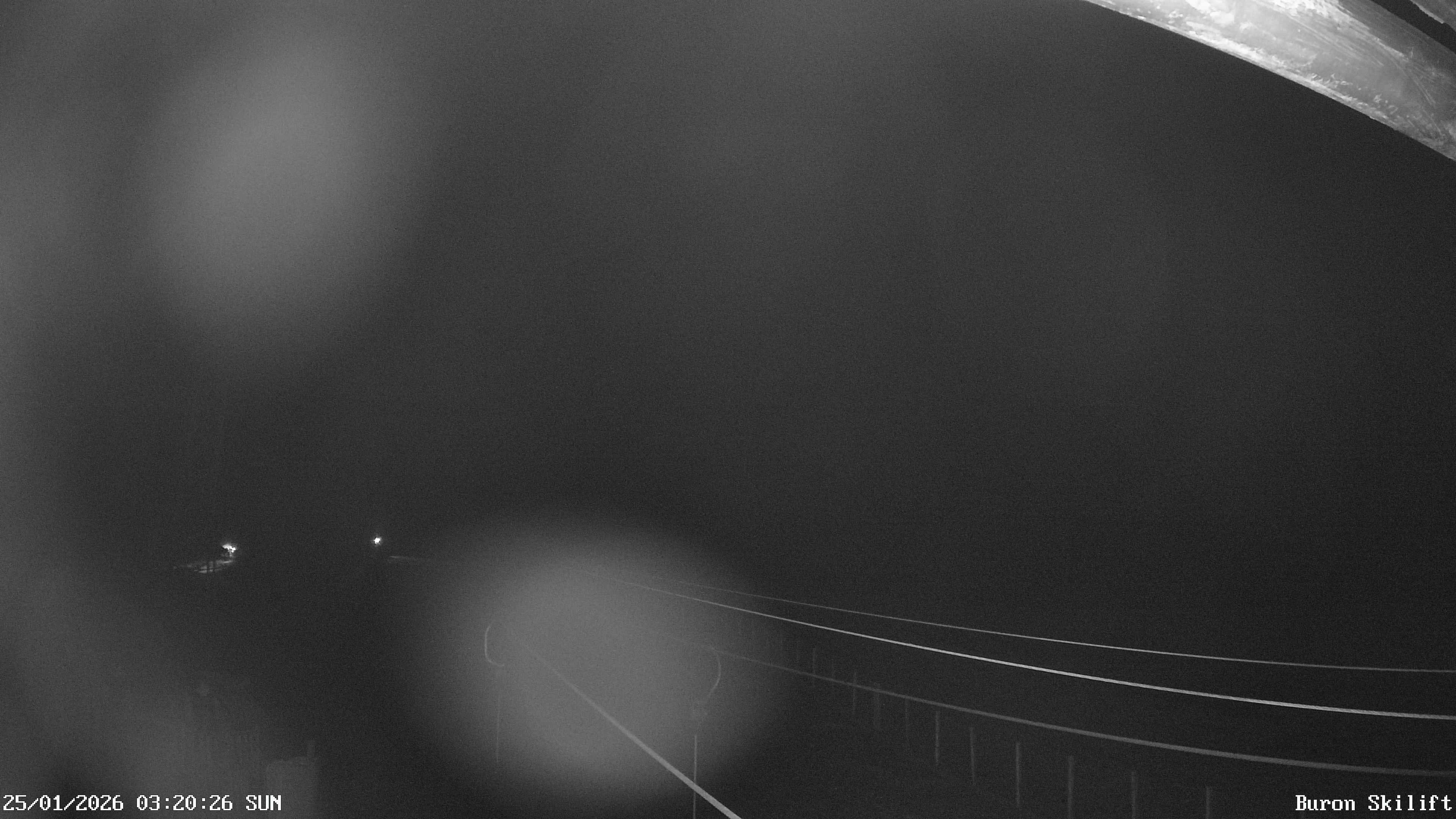 Archiv Foto Webcam Blick von der Talstation des Schlepplifts Buron auf den Lift und die Piste