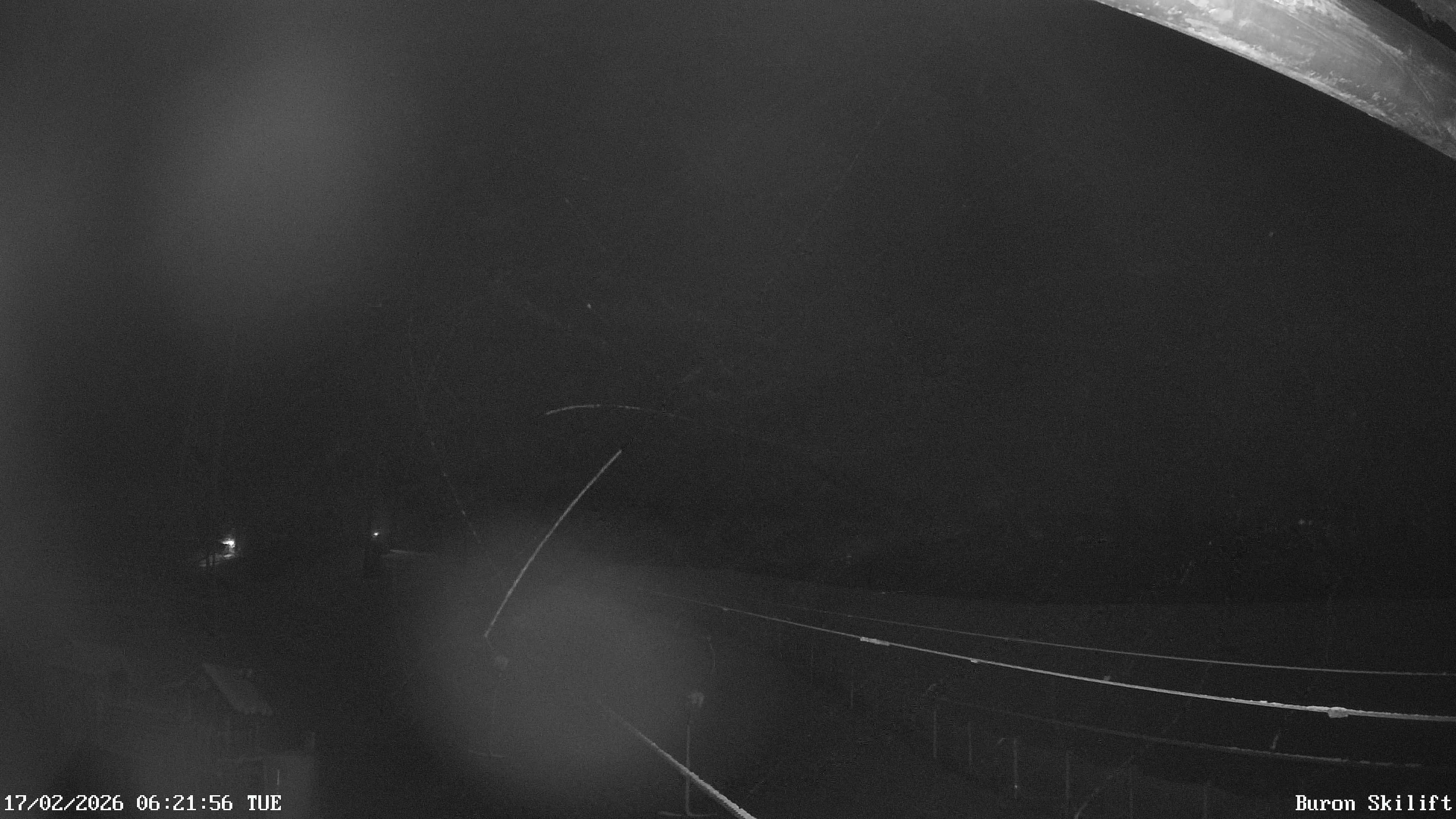 Archiv Foto Webcam Blick von der Talstation des Schlepplifts Buron auf den Lift und die Piste