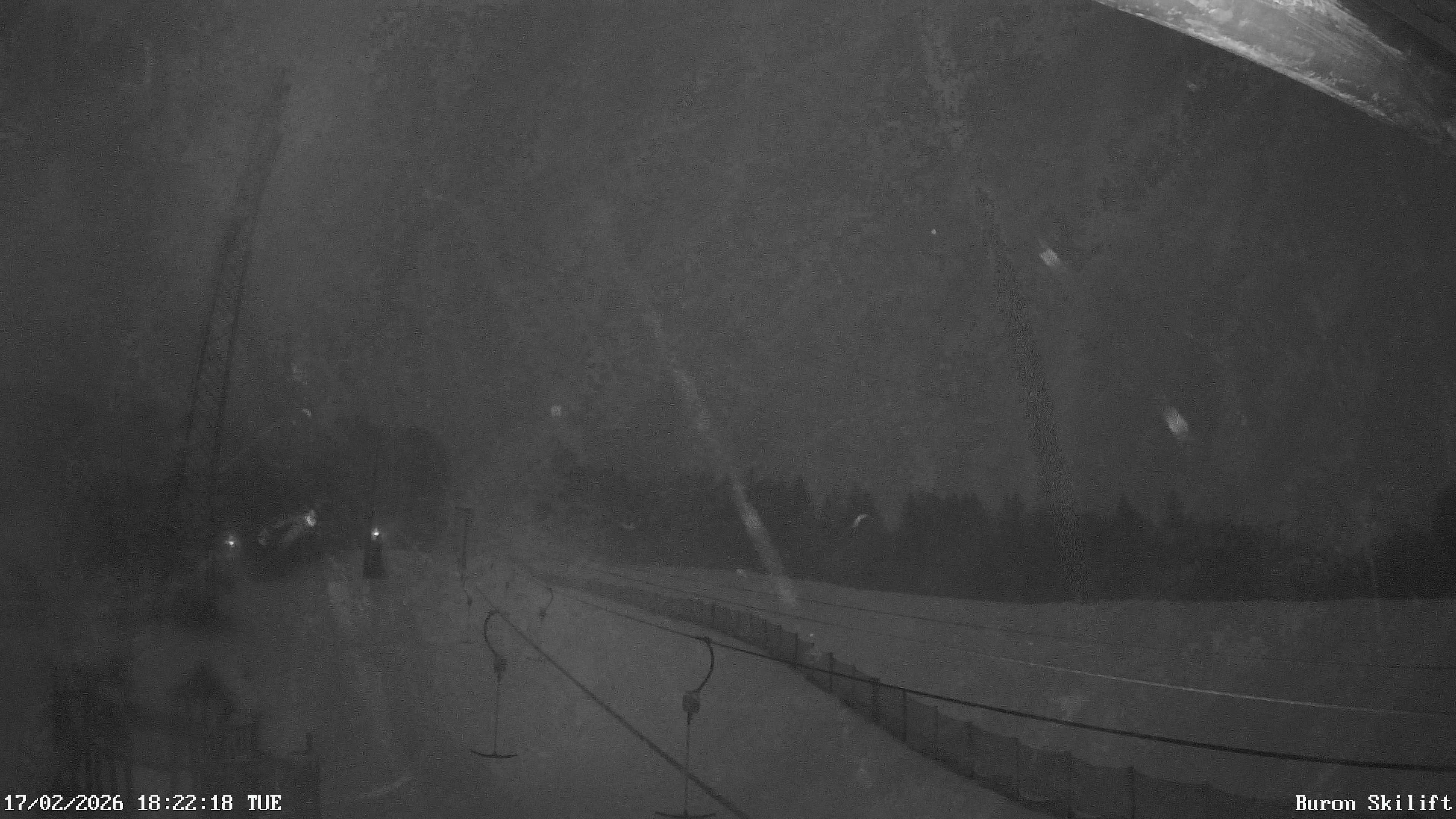 Archiv Foto Webcam Blick von der Talstation des Schlepplifts Buron auf den Lift und die Piste