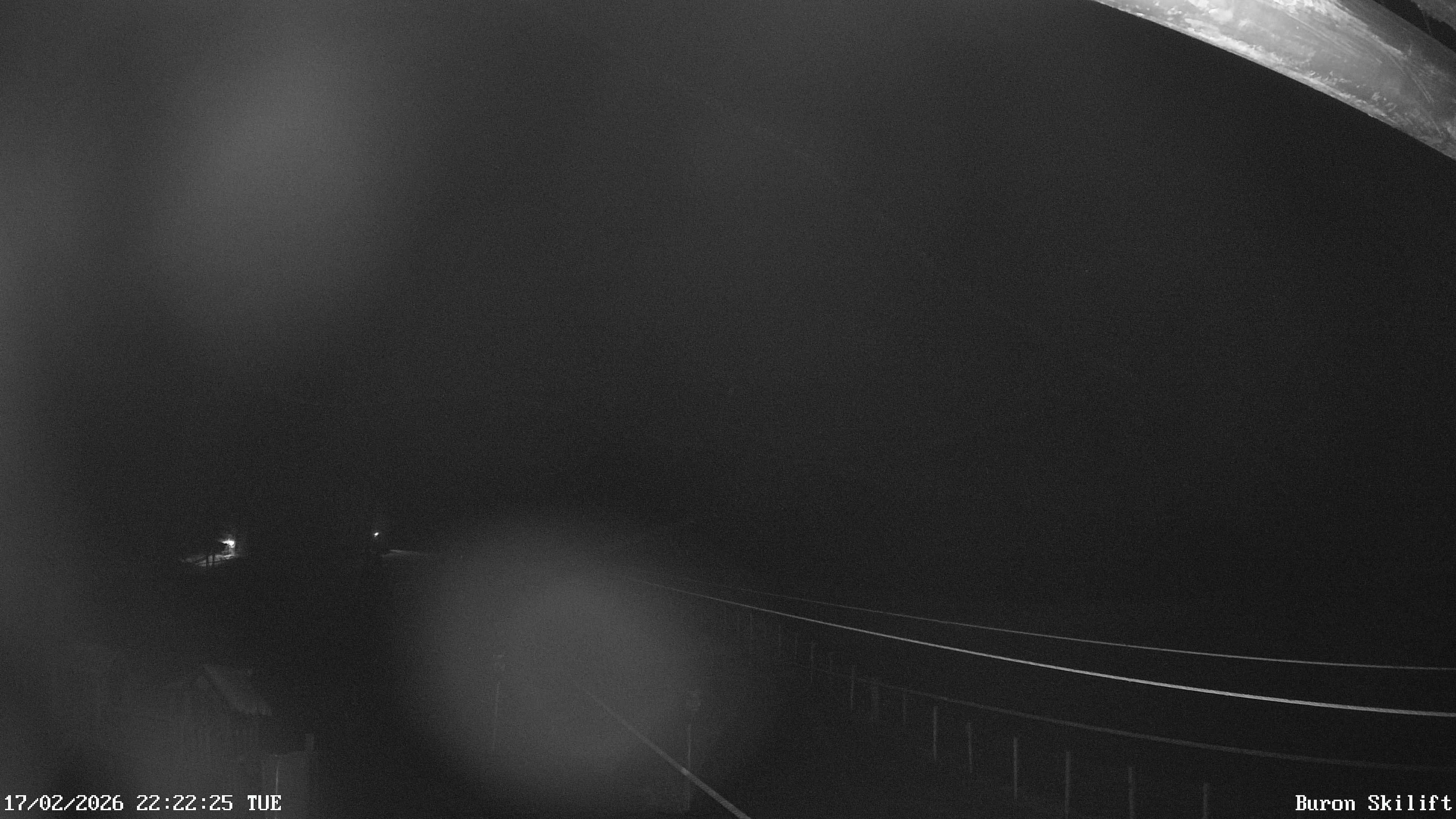 Archiv Foto Webcam Blick von der Talstation des Schlepplifts Buron auf den Lift und die Piste