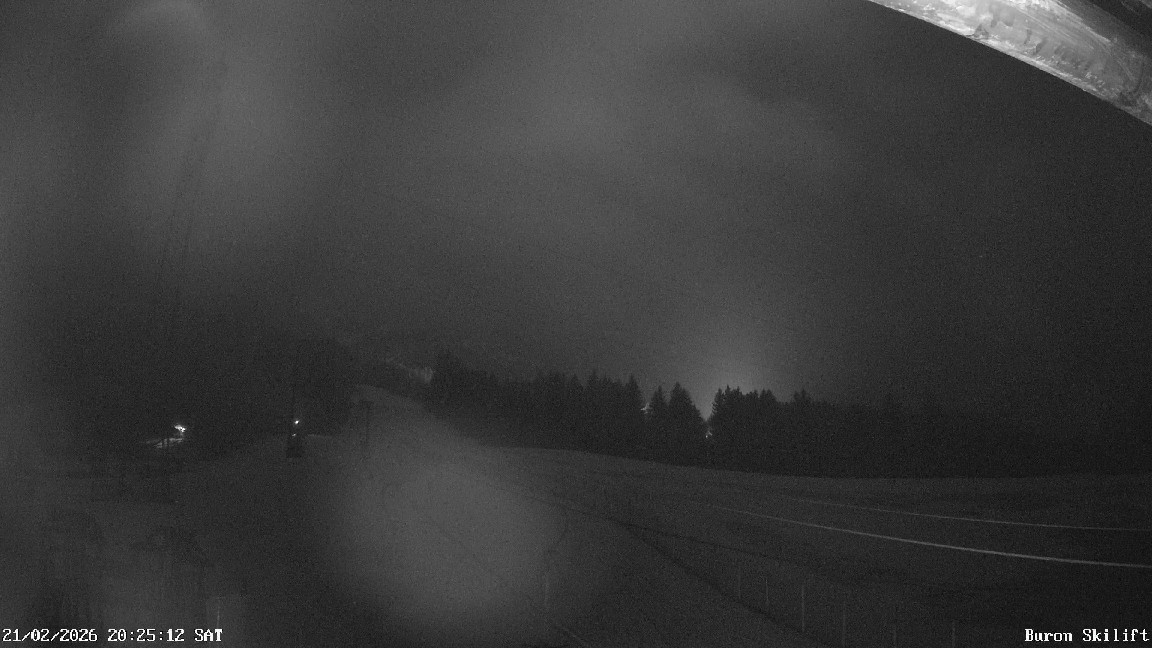 Archiv Foto Webcam Blick von der Talstation des Schlepplifts Buron auf den Lift und die Piste