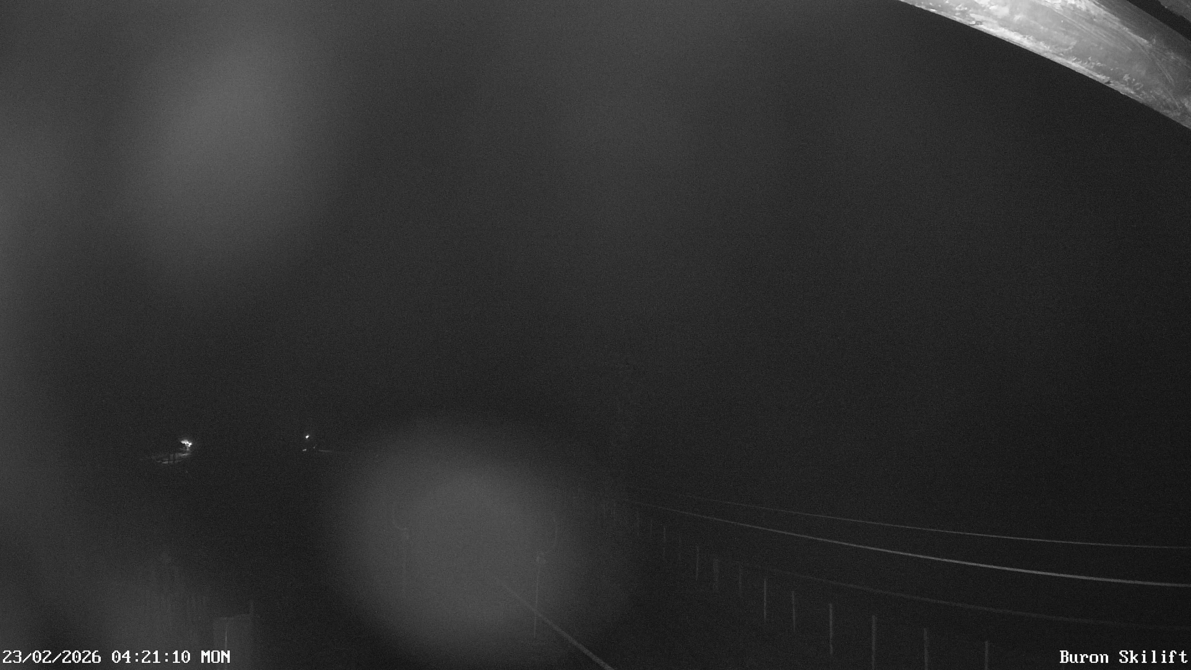 Archiv Foto Webcam Blick von der Talstation des Schlepplifts Buron auf den Lift und die Piste