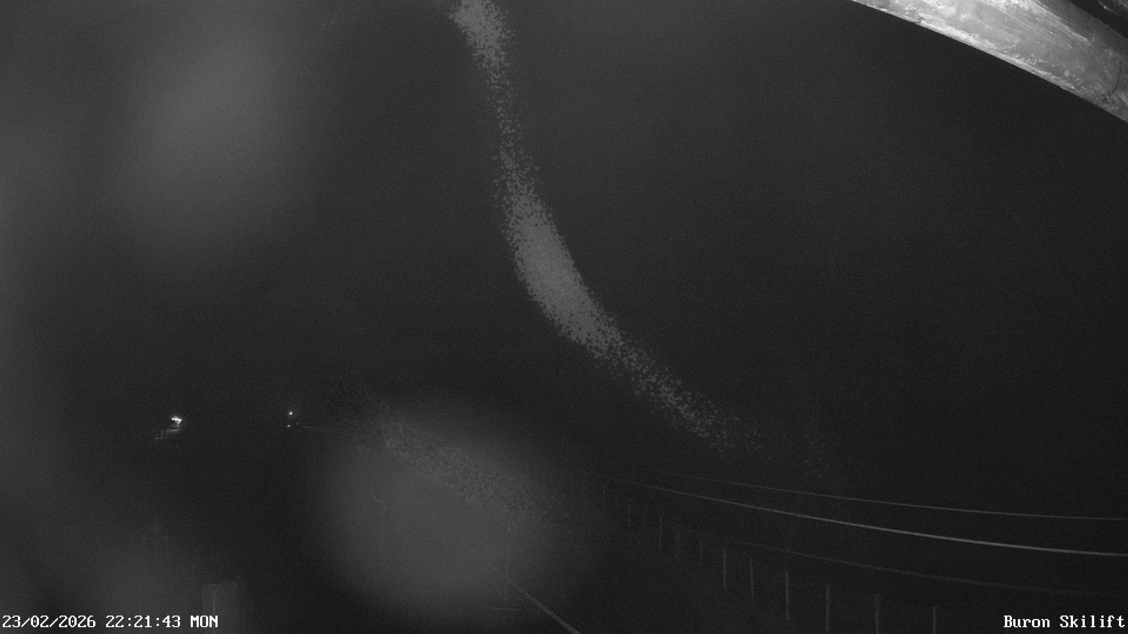 Archiv Foto Webcam Blick von der Talstation des Schlepplifts Buron auf den Lift und die Piste