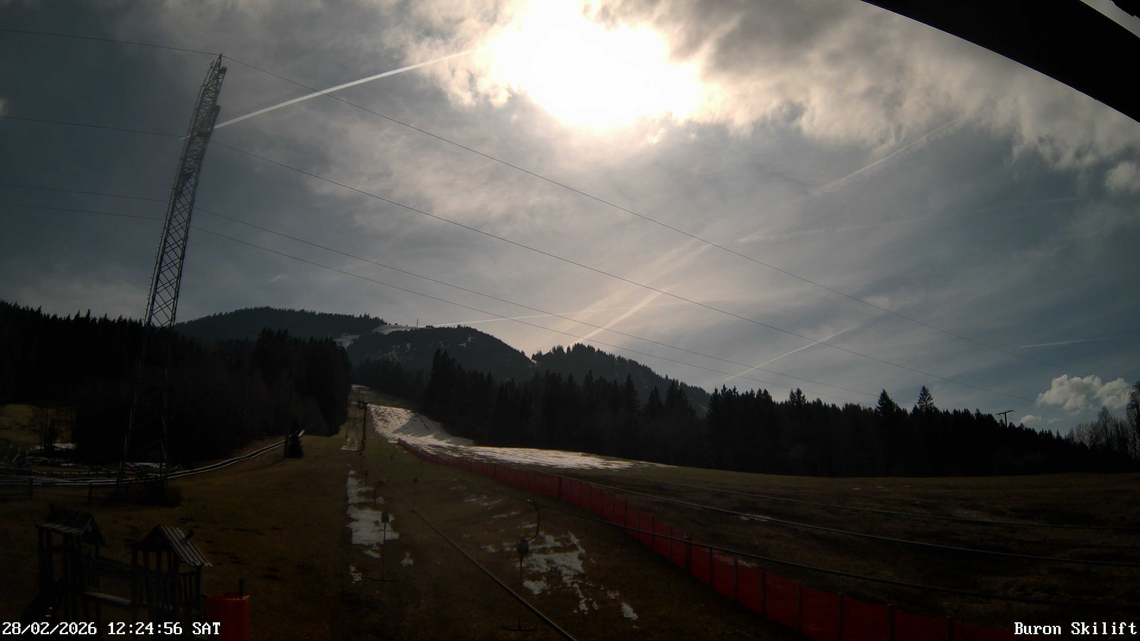 Archiv Foto Webcam Blick von der Talstation des Schlepplifts Buron auf den Lift und die Piste