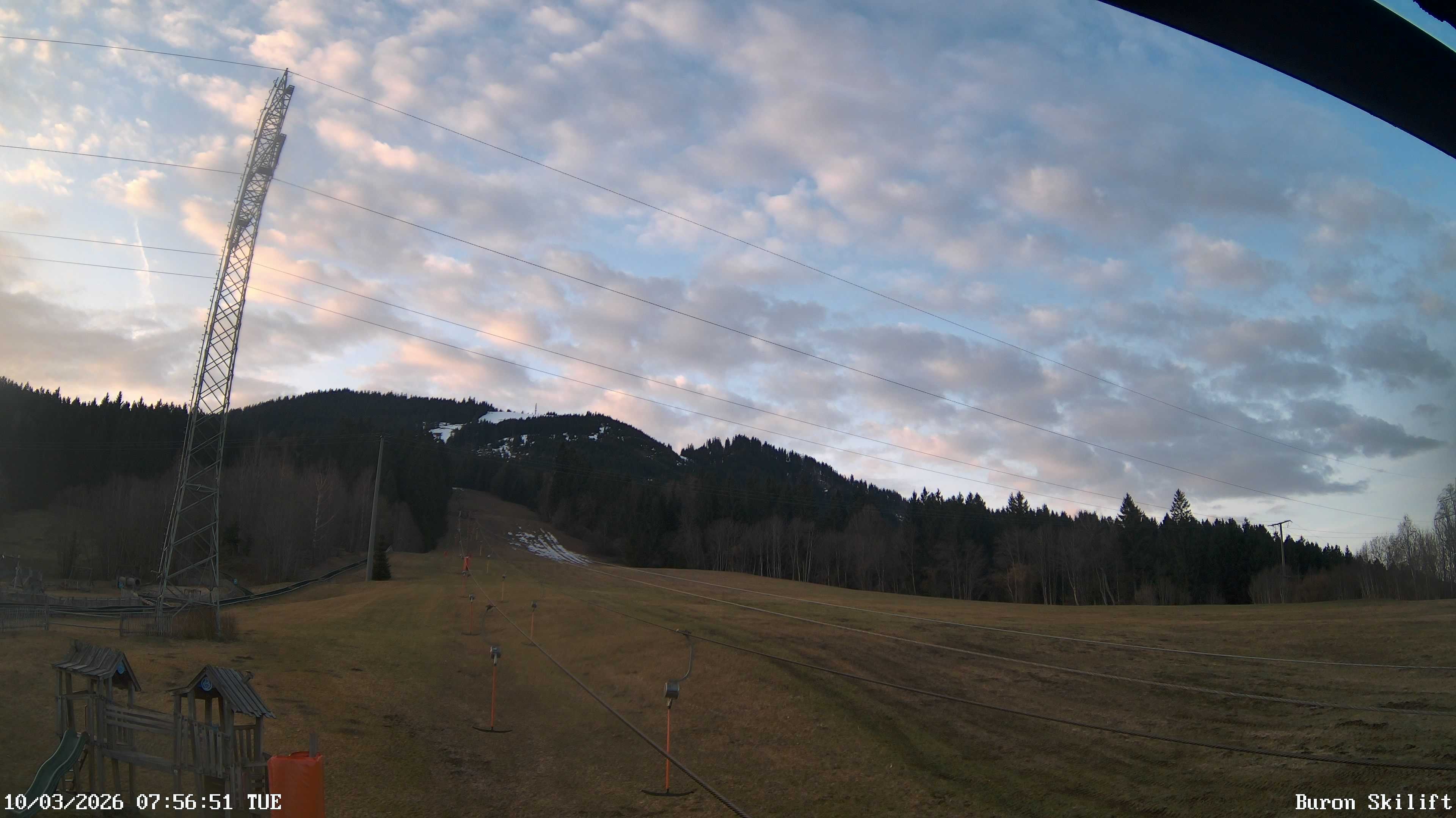 Archived image Webcam Enjoy the panoama view of the ski trail and lift in Buron