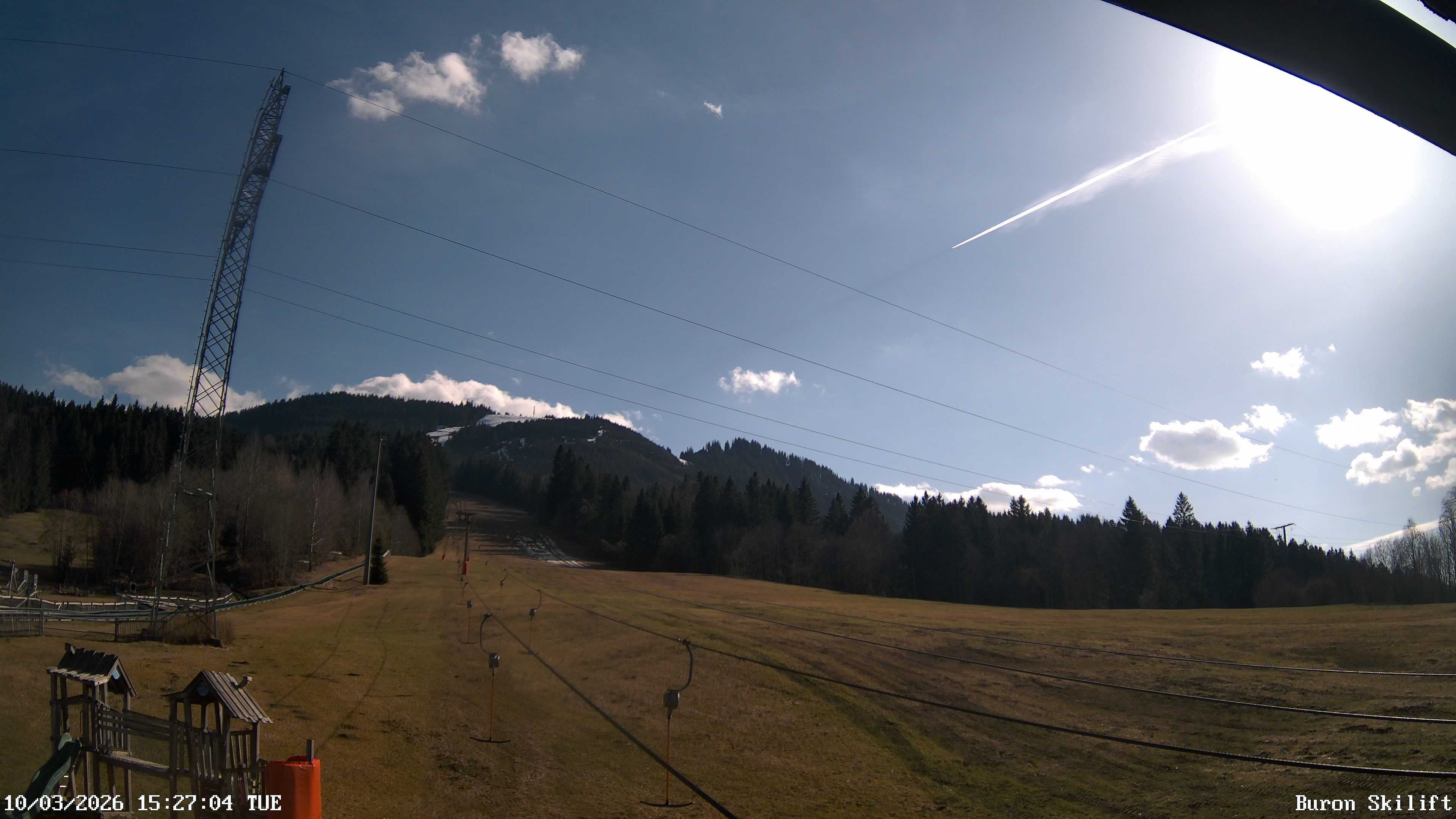 Archived image Webcam Enjoy the panoama view of the ski trail and lift in Buron