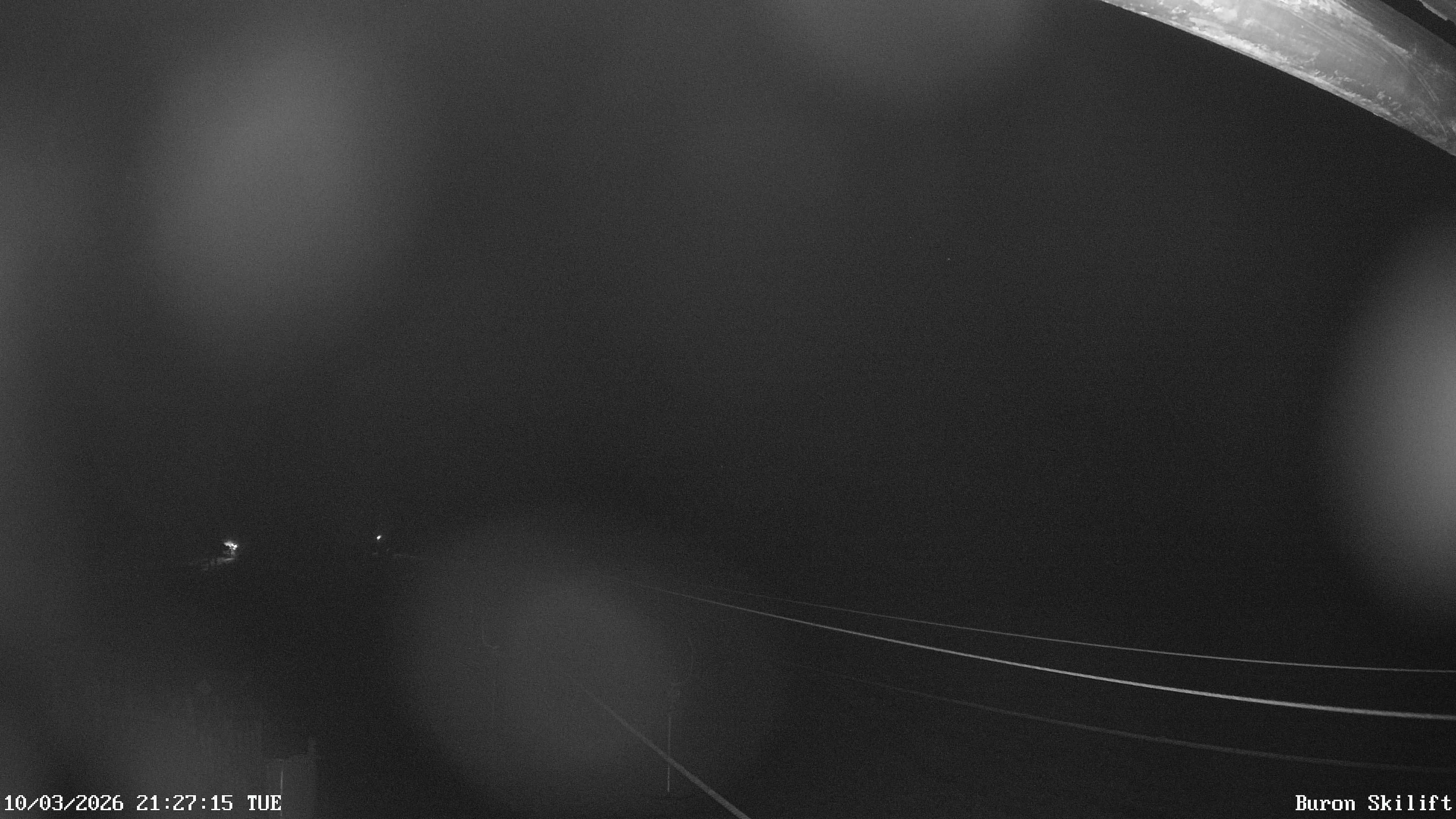 Archiv Foto Webcam Blick von der Talstation des Schlepplifts Buron auf den Lift und die Piste