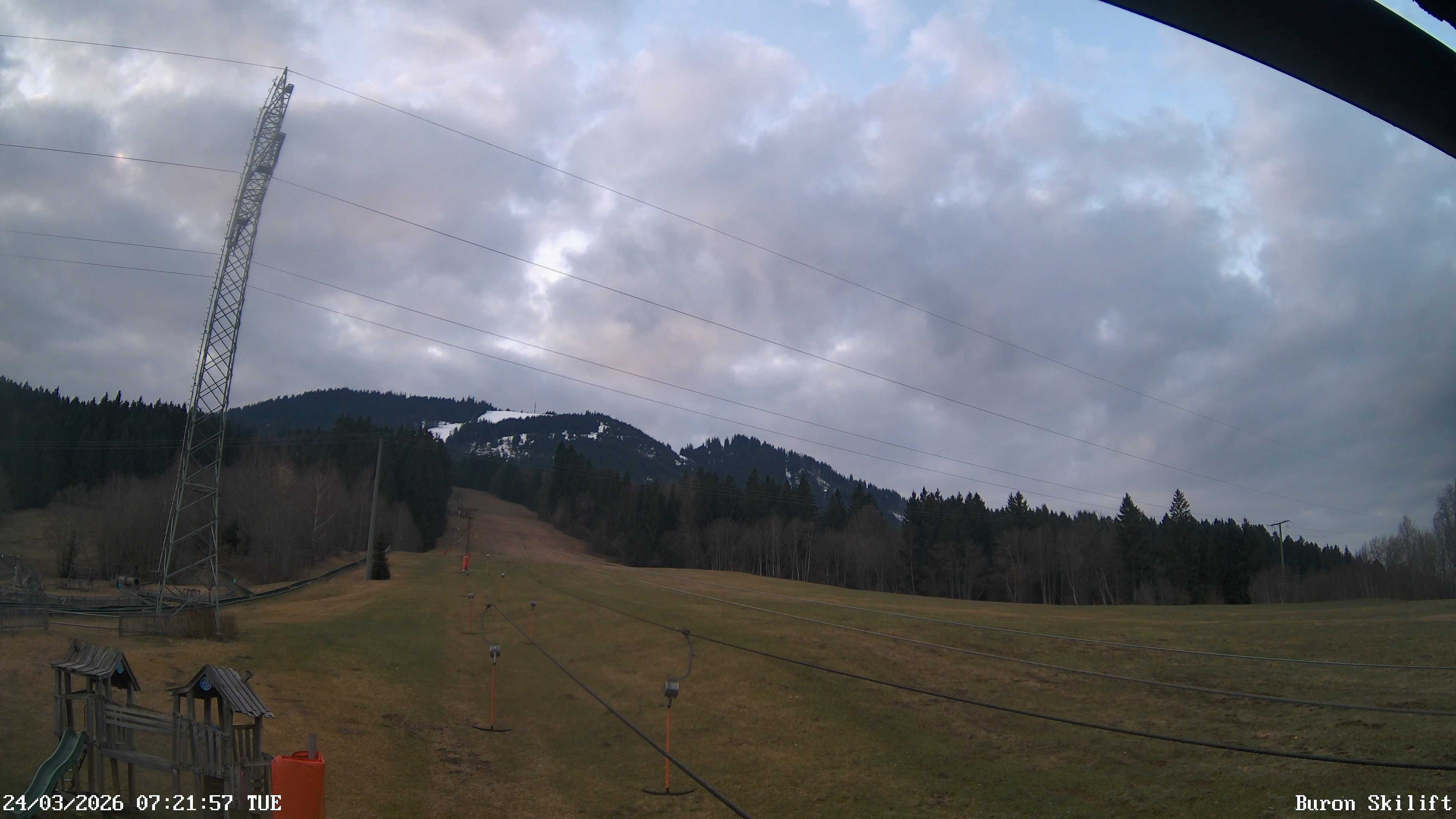 Archived image Webcam Enjoy the panoama view of the ski trail and lift in Buron