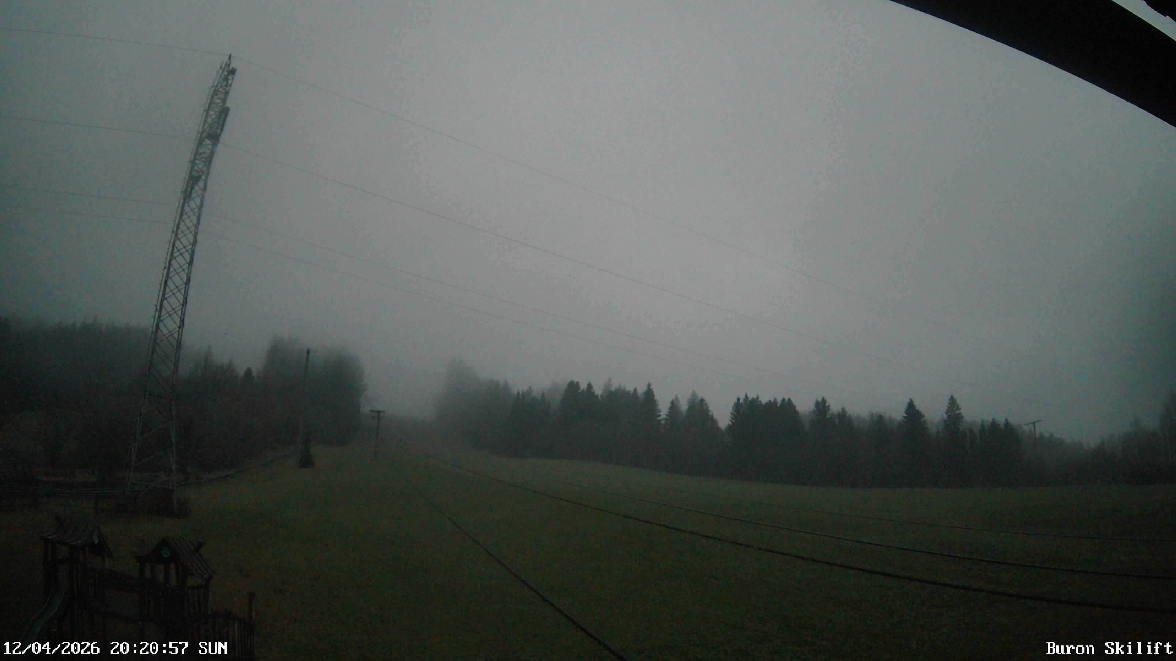 Archiv Foto Webcam Blick von der Talstation des Schlepplifts Buron auf den Lift und die Piste