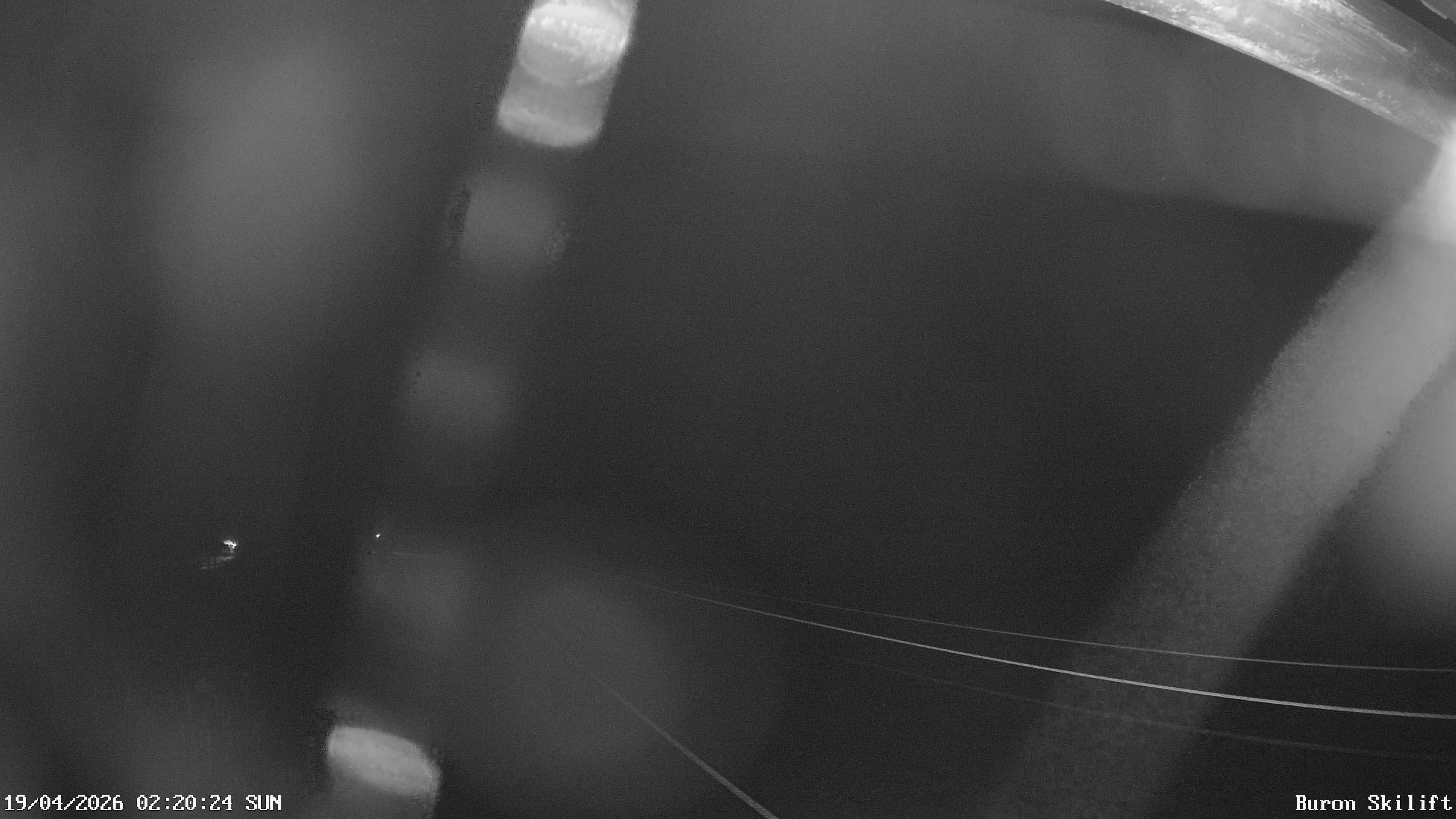 Archiv Foto Webcam Blick von der Talstation des Schlepplifts Buron auf den Lift und die Piste