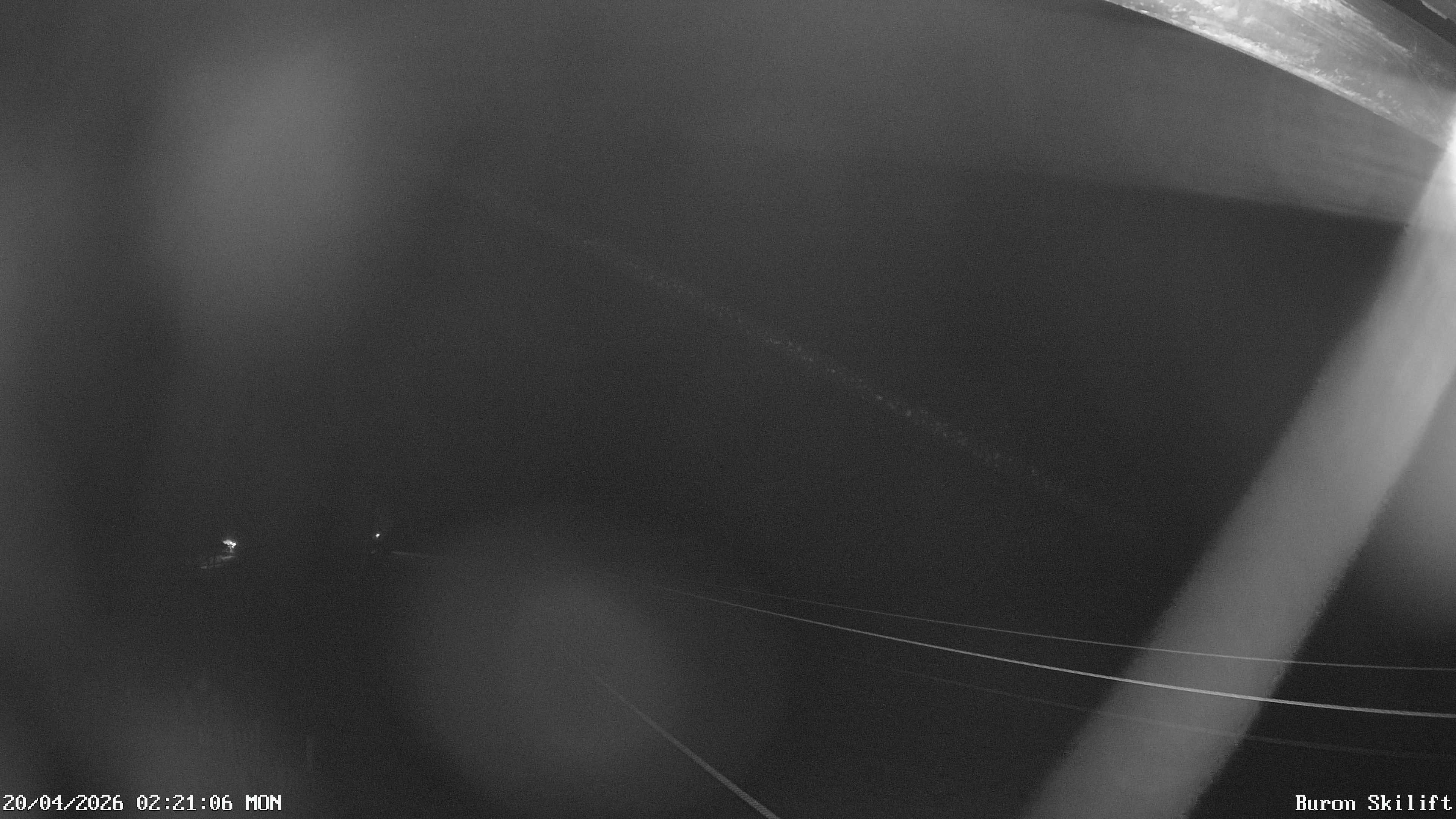 Archiv Foto Webcam Blick von der Talstation des Schlepplifts Buron auf den Lift und die Piste