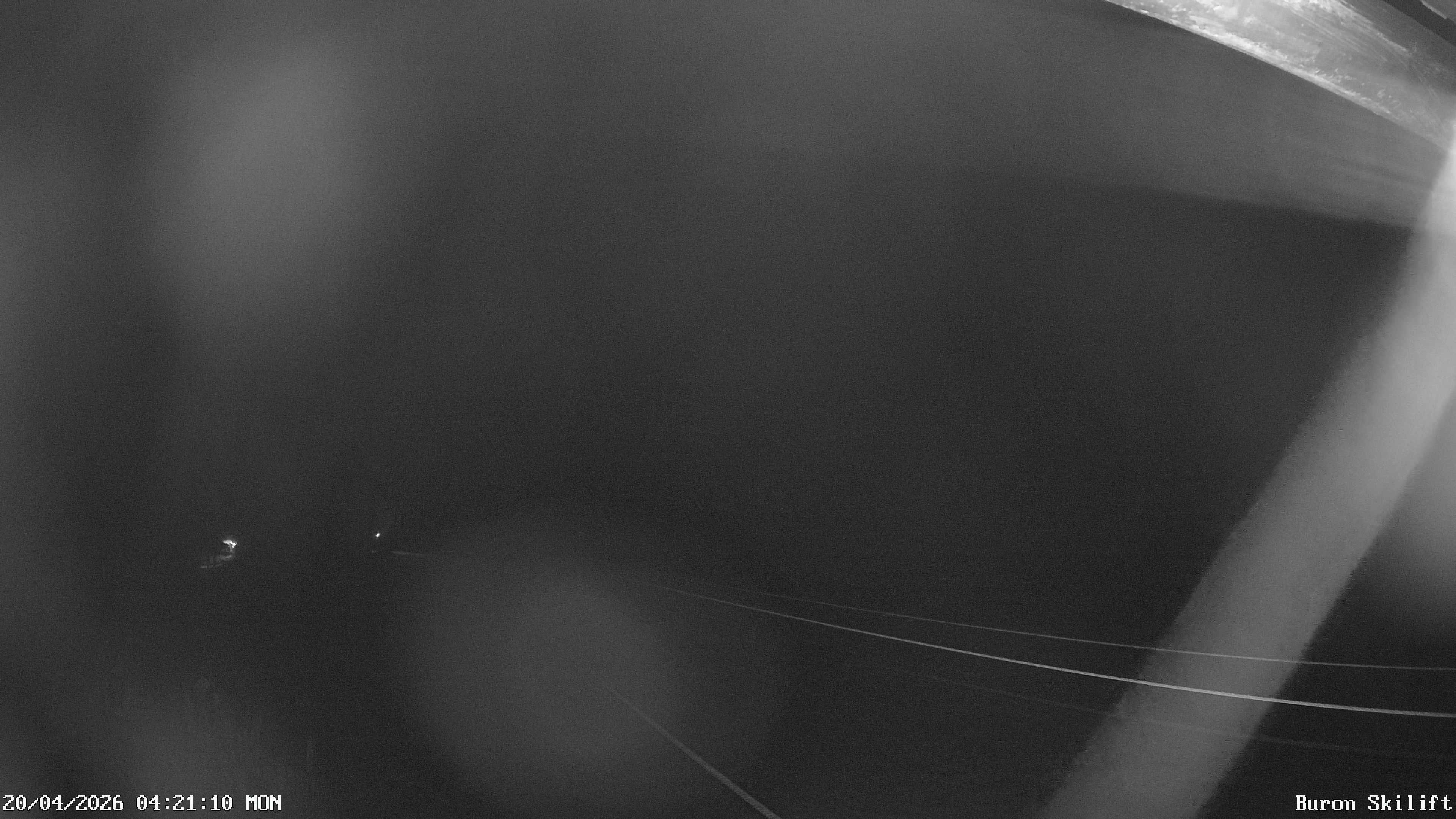 Archiv Foto Webcam Blick von der Talstation des Schlepplifts Buron auf den Lift und die Piste