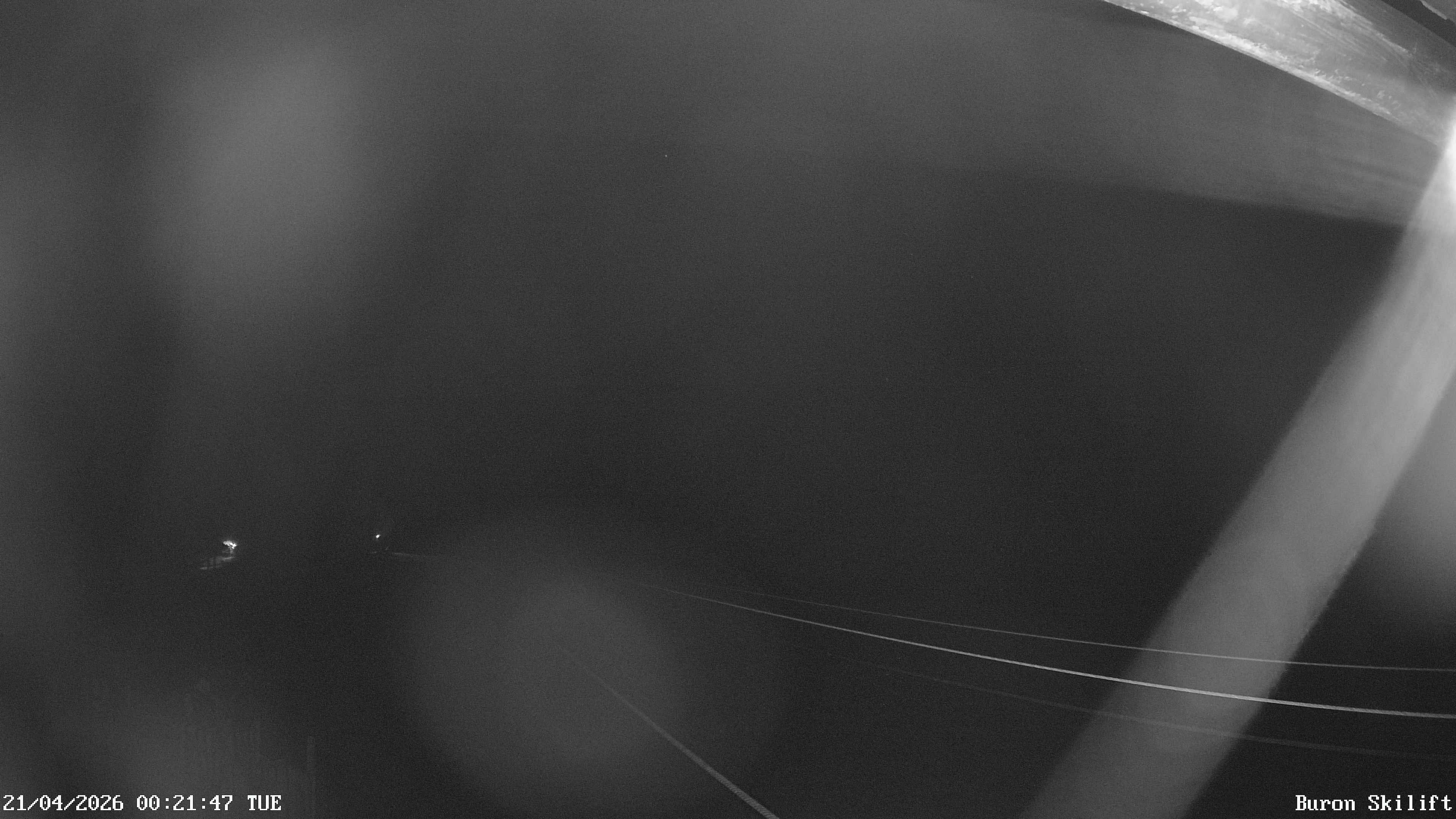 Archiv Foto Webcam Blick von der Talstation des Schlepplifts Buron auf den Lift und die Piste