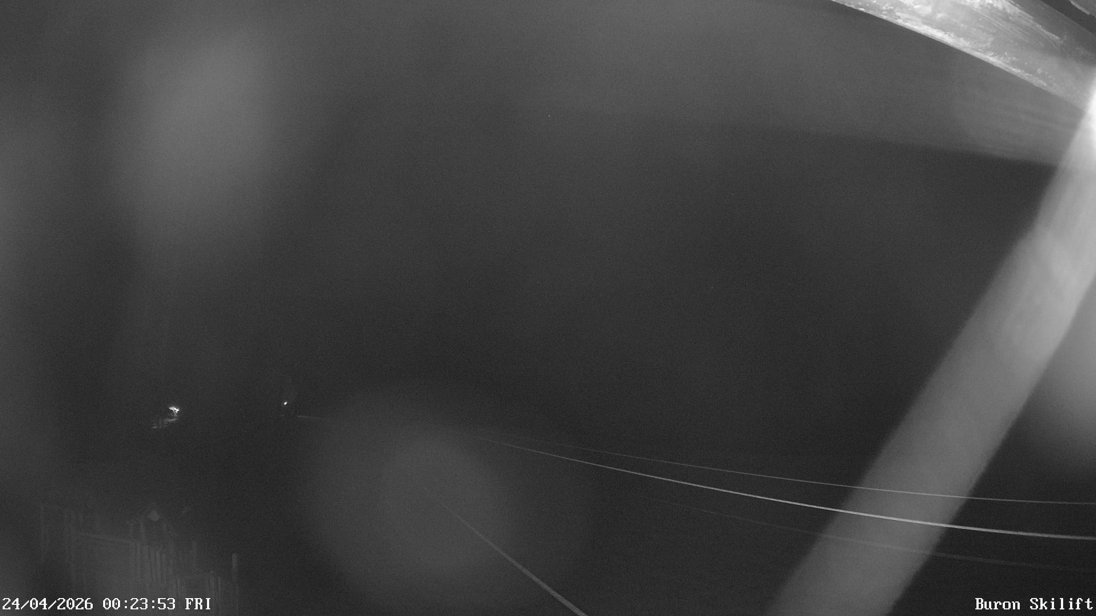 Archiv Foto Webcam Blick von der Talstation des Schlepplifts Buron auf den Lift und die Piste