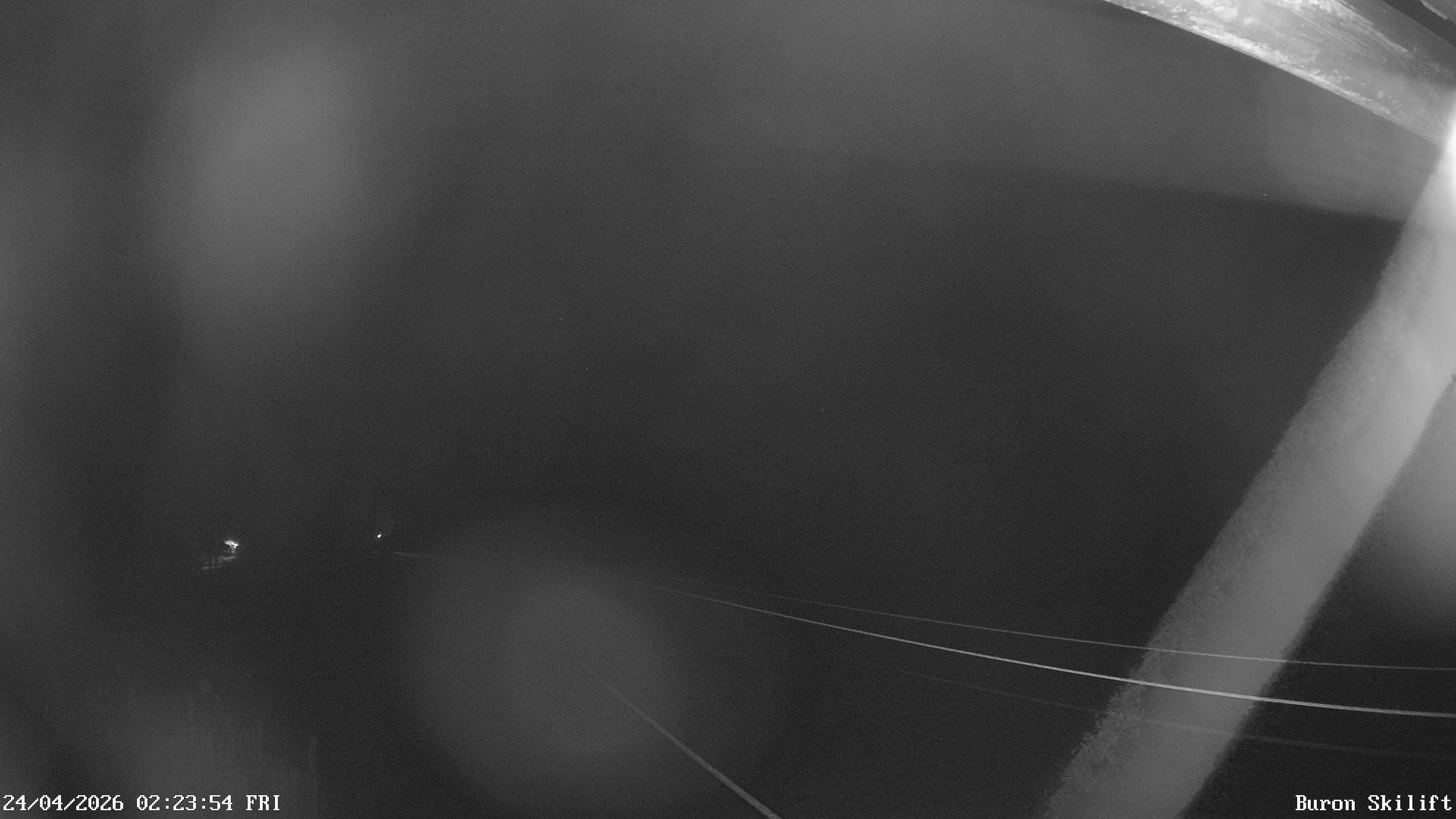 Archiv Foto Webcam Blick von der Talstation des Schlepplifts Buron auf den Lift und die Piste