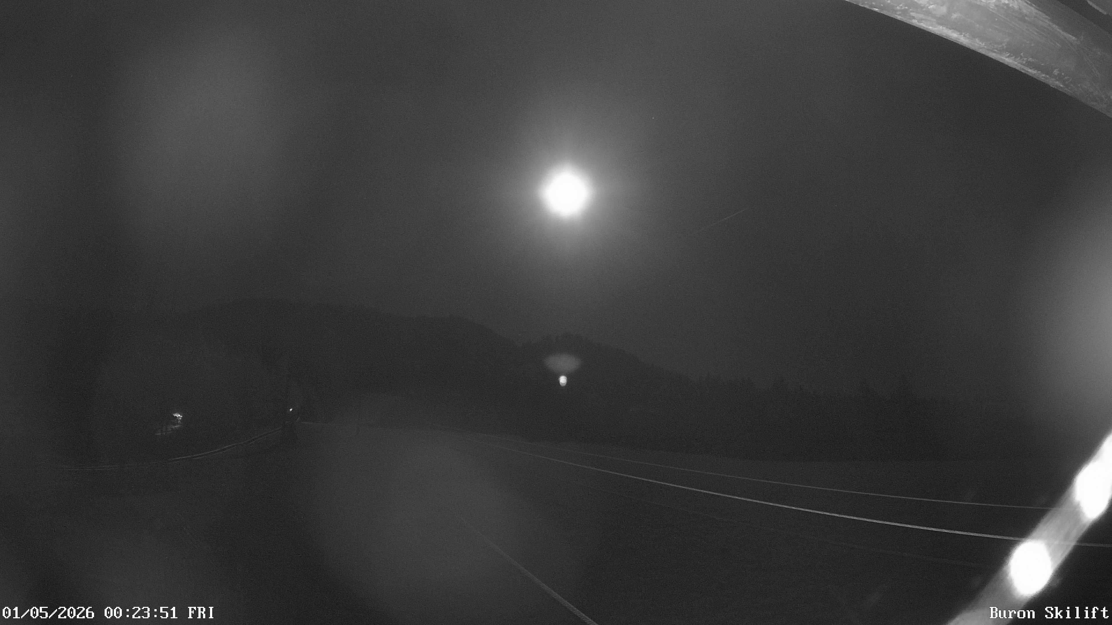 Archived image Webcam Enjoy the panoama view of the ski trail and lift in Buron