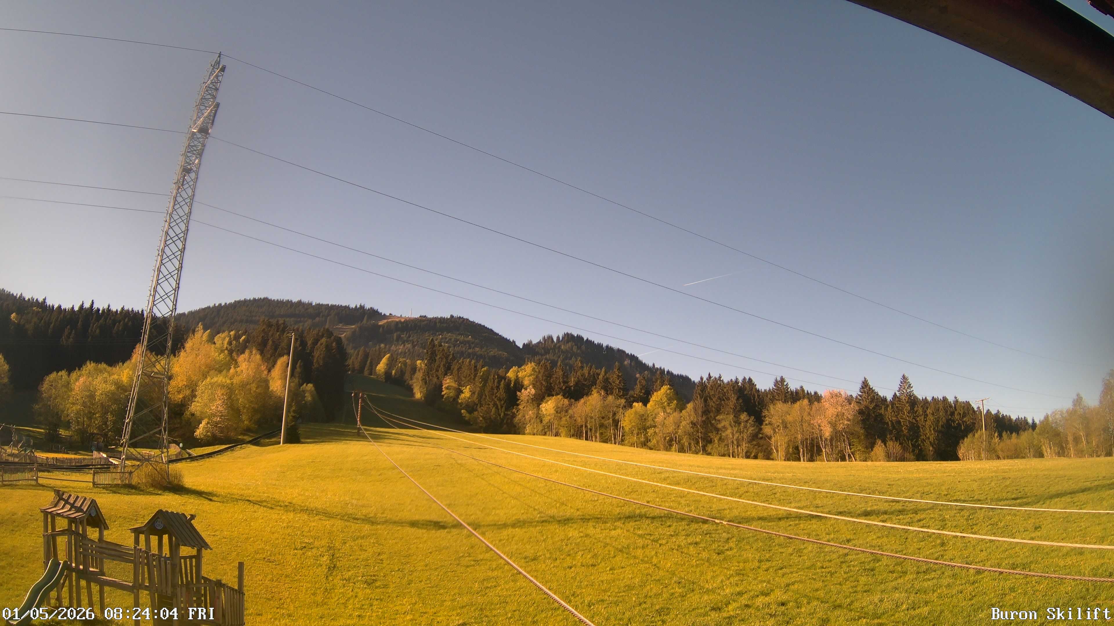 Archived image Webcam Enjoy the panoama view of the ski trail and lift in Buron