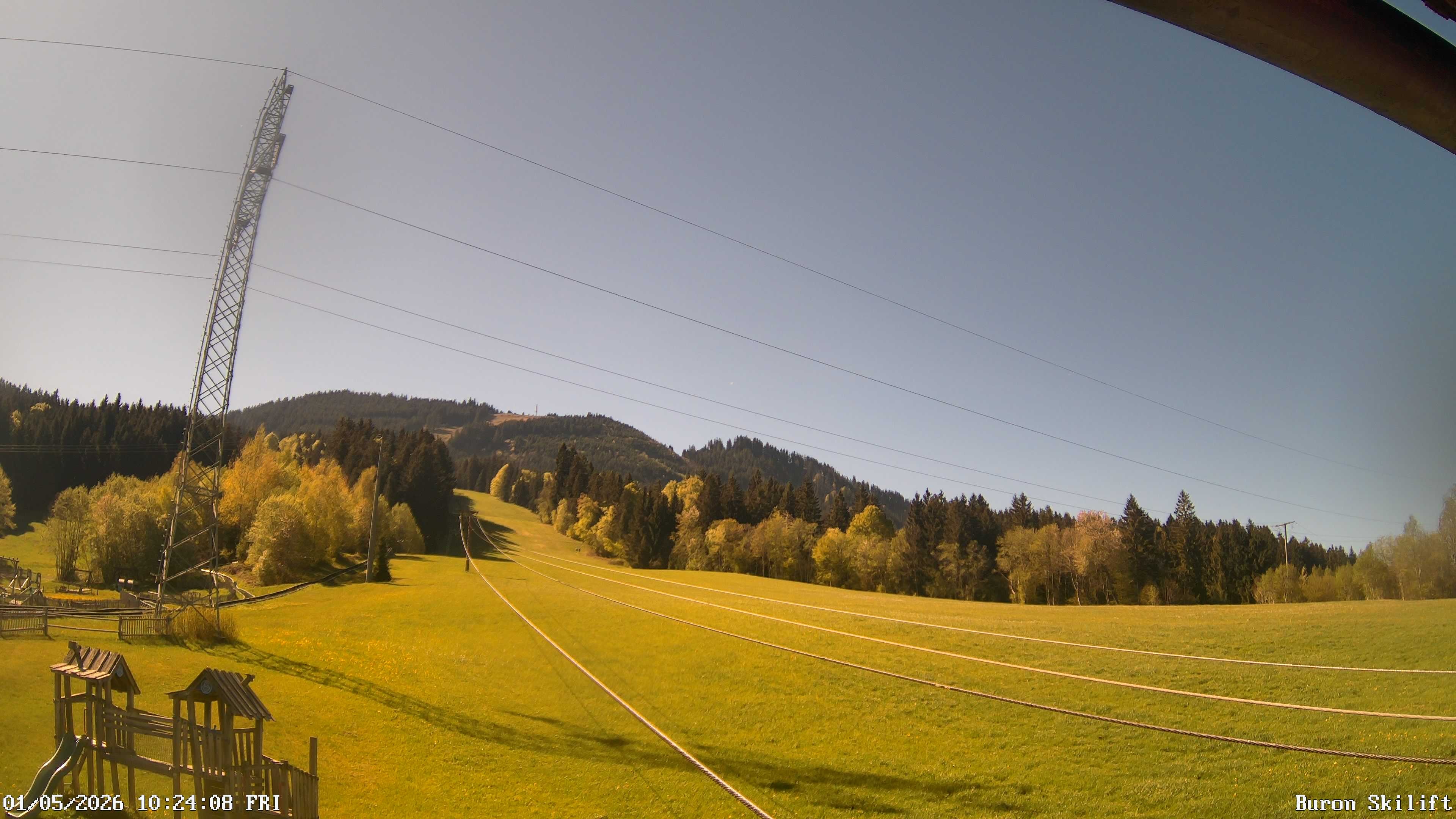 Archived image Webcam Enjoy the panoama view of the ski trail and lift in Buron