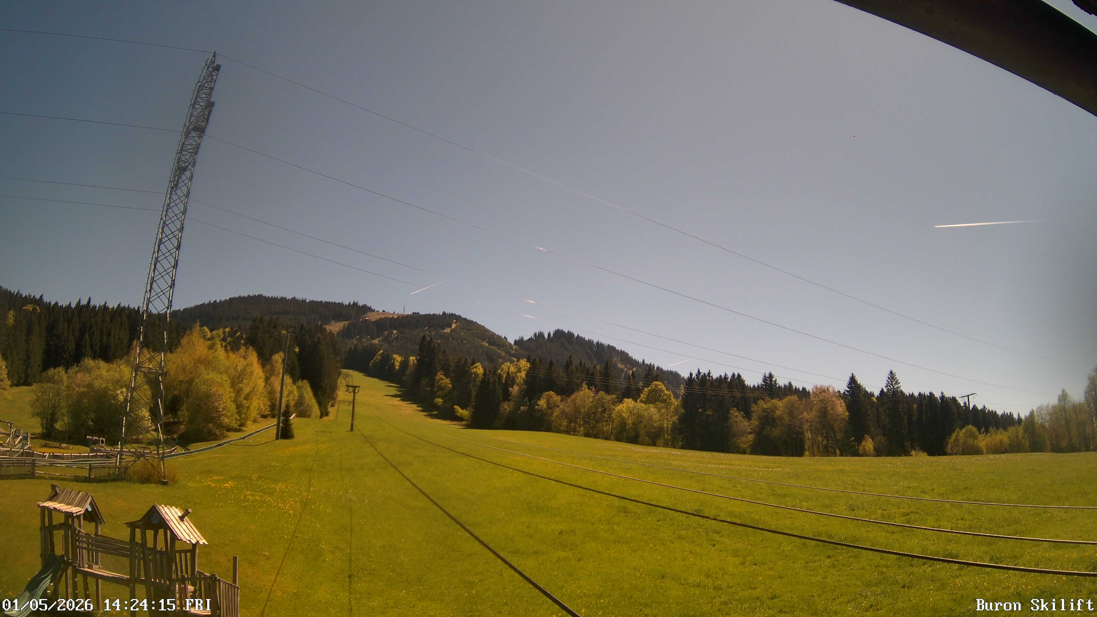 Archived image Webcam Enjoy the panoama view of the ski trail and lift in Buron