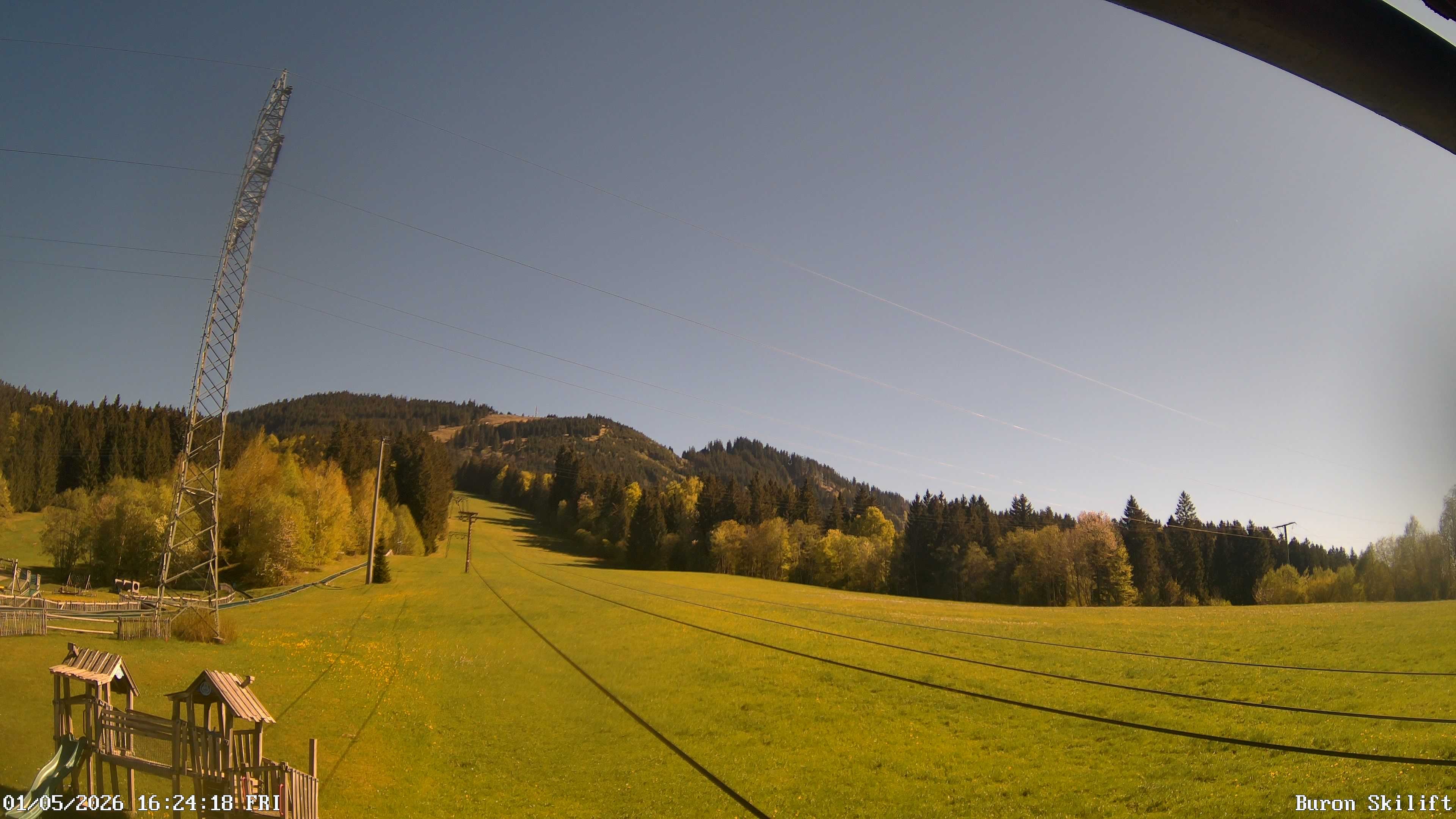 Archived image Webcam Enjoy the panoama view of the ski trail and lift in Buron