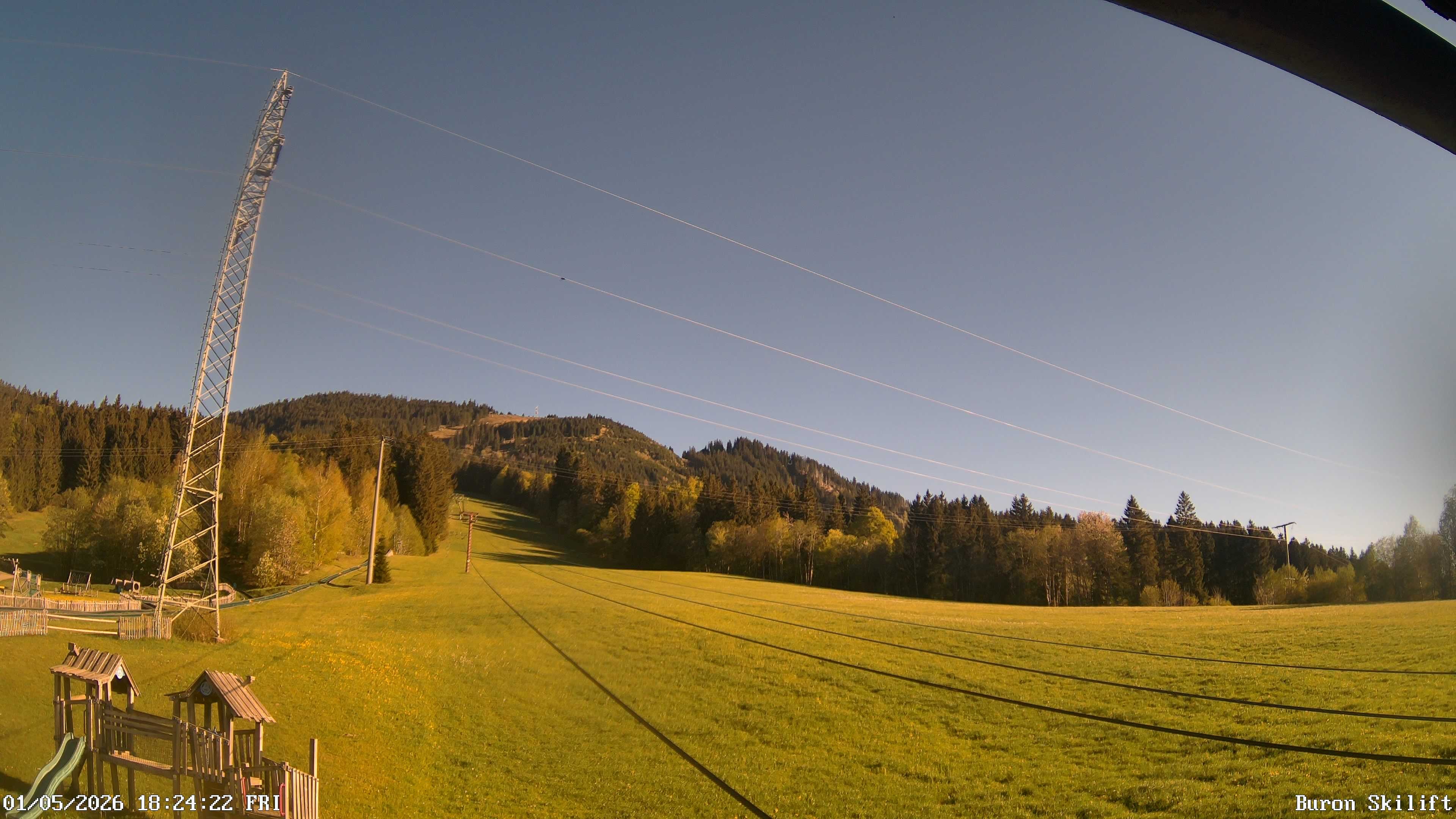 Archived image Webcam Enjoy the panoama view of the ski trail and lift in Buron