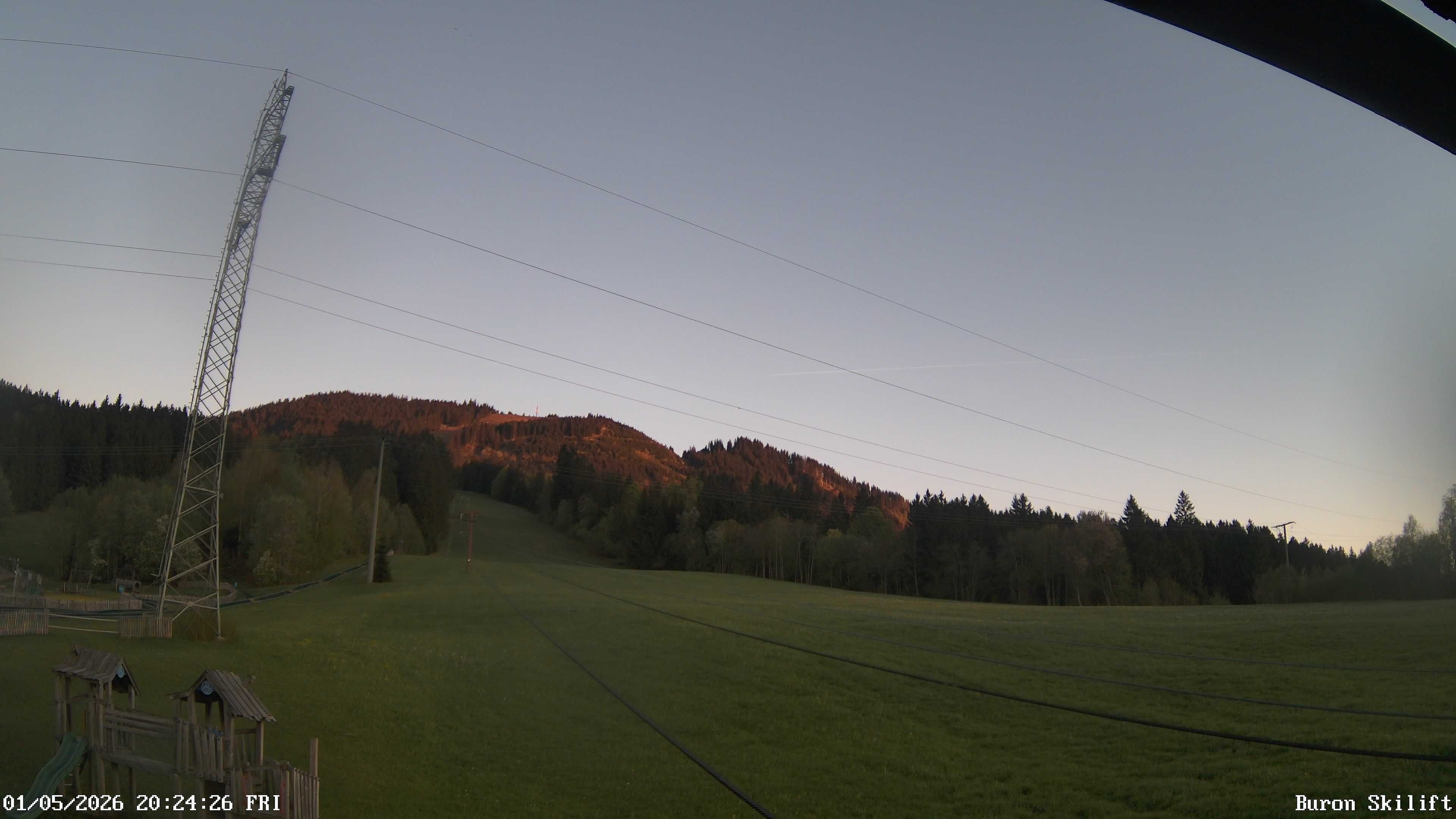 Archived image Webcam Enjoy the panoama view of the ski trail and lift in Buron
