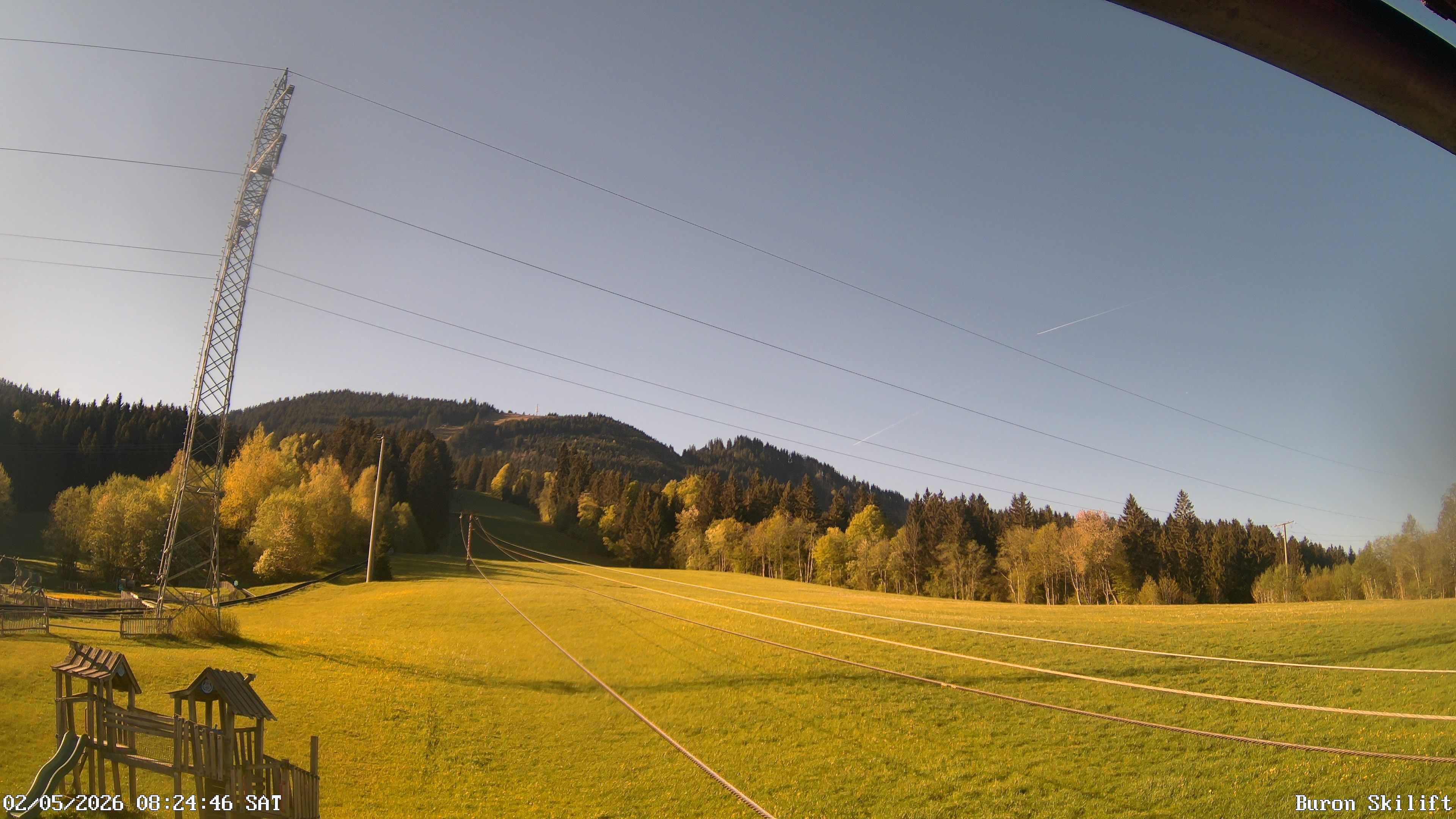 Archiv Foto Webcam Blick von der Talstation des Schlepplifts Buron auf den Lift und die Piste