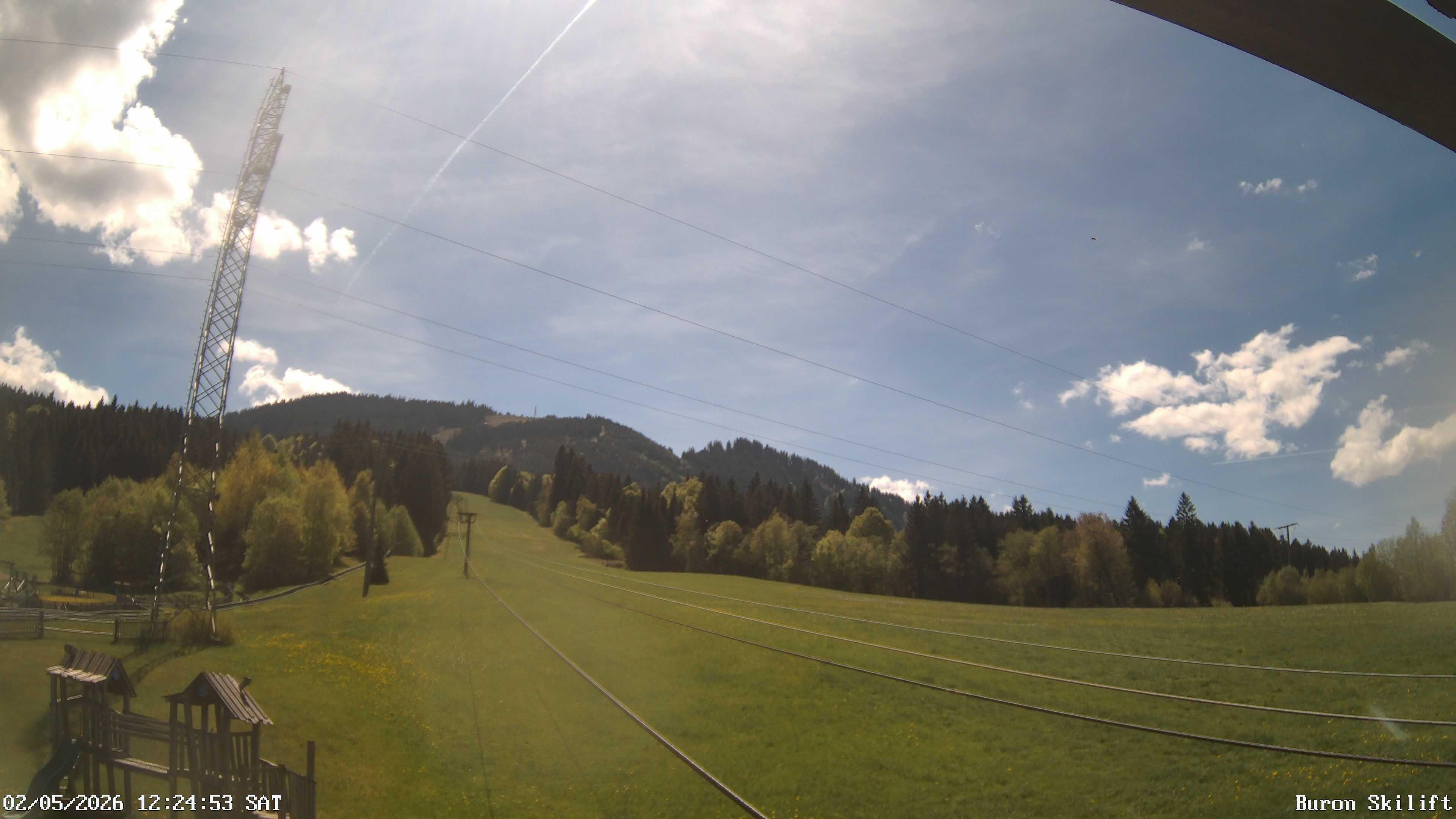 Archiv Foto Webcam Blick von der Talstation des Schlepplifts Buron auf den Lift und die Piste