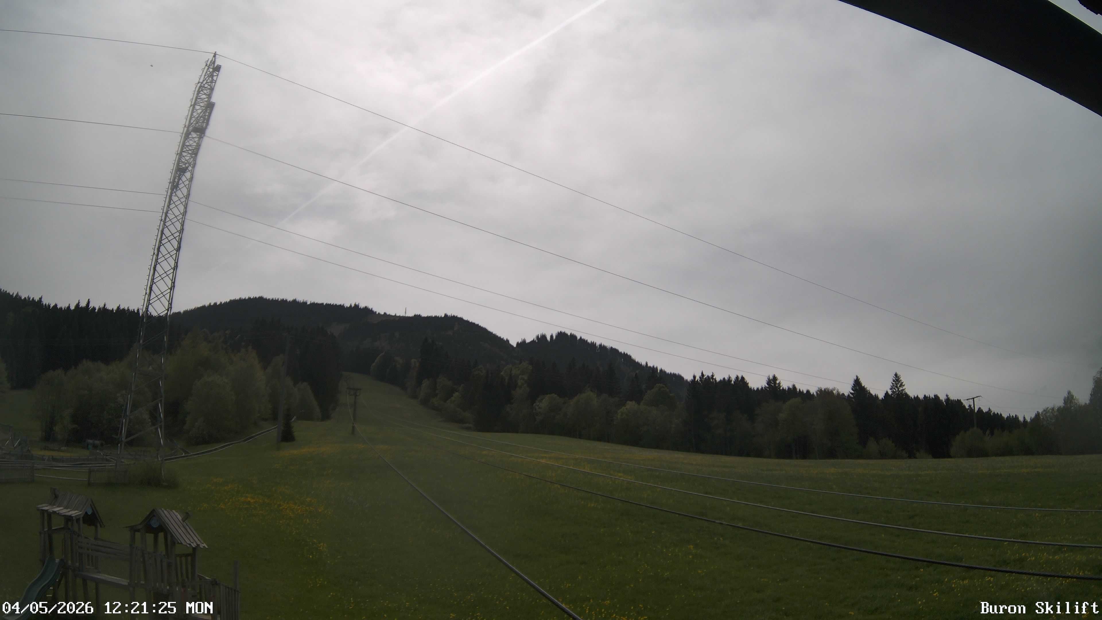 Archiv Foto Webcam Blick von der Talstation des Schlepplifts Buron auf den Lift und die Piste